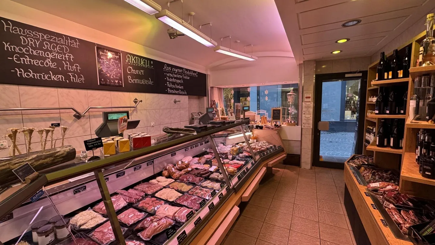 Residential and commercial building in the heart of Chur's old town - Photo 3 of 13