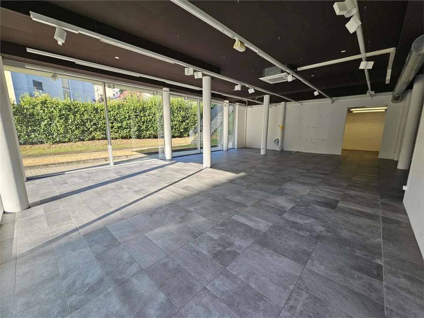 Negozio-spazio commerciale in affitto a Lugano - Foto 5 di 13