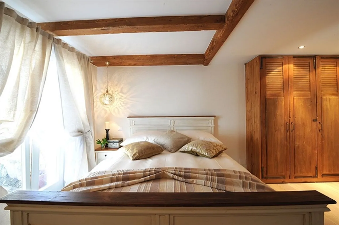 Hotel for sale - Photo 9 of 12