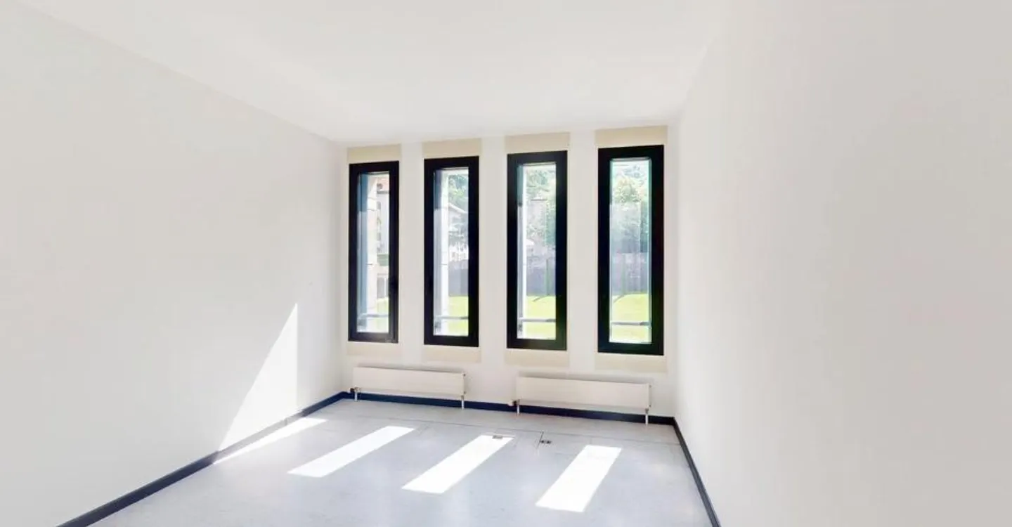 Discover our commercial space with the 360° virtual tour - Photo 1 of 6