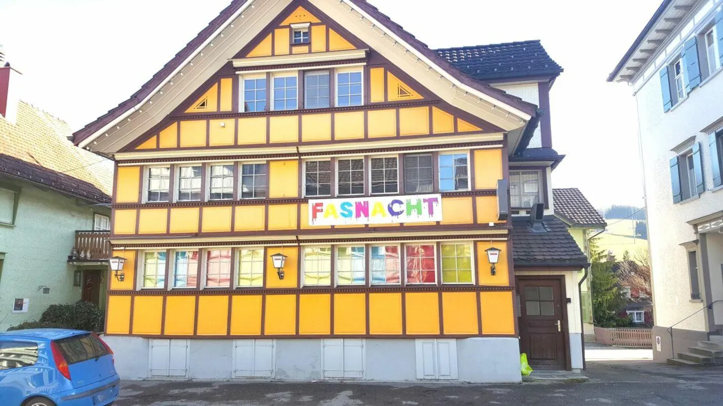 Haus inkl. Pub/Bar zu vermieten - Foto 1 di 17