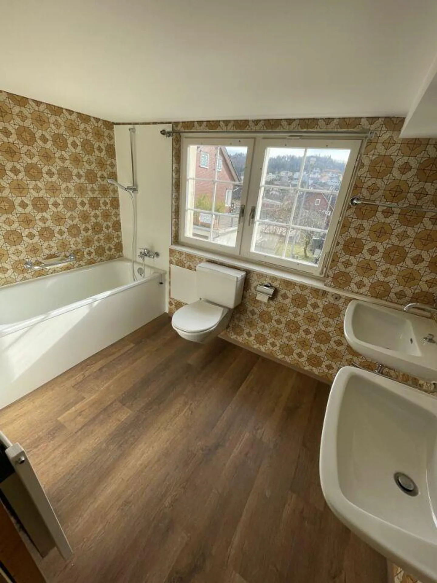 Haus inkl. Pub/Bar zu vermieten - Foto 10 di 17