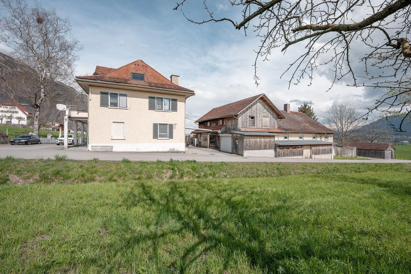 Edificio residenziale e commerciale con annessi - Foto 12 di 13