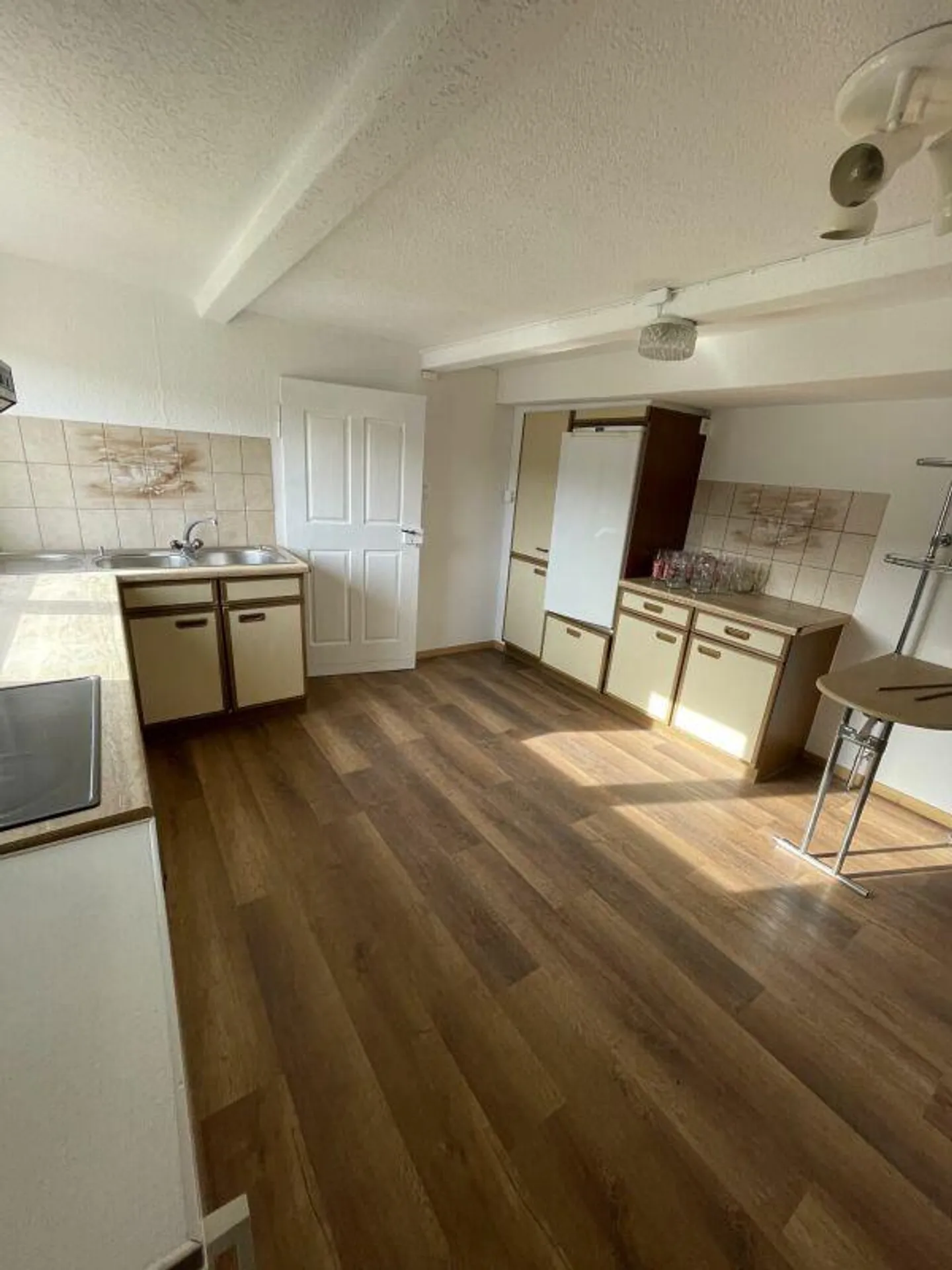 Haus inkl. Pub/Bar zu vermieten - Foto 13 di 17