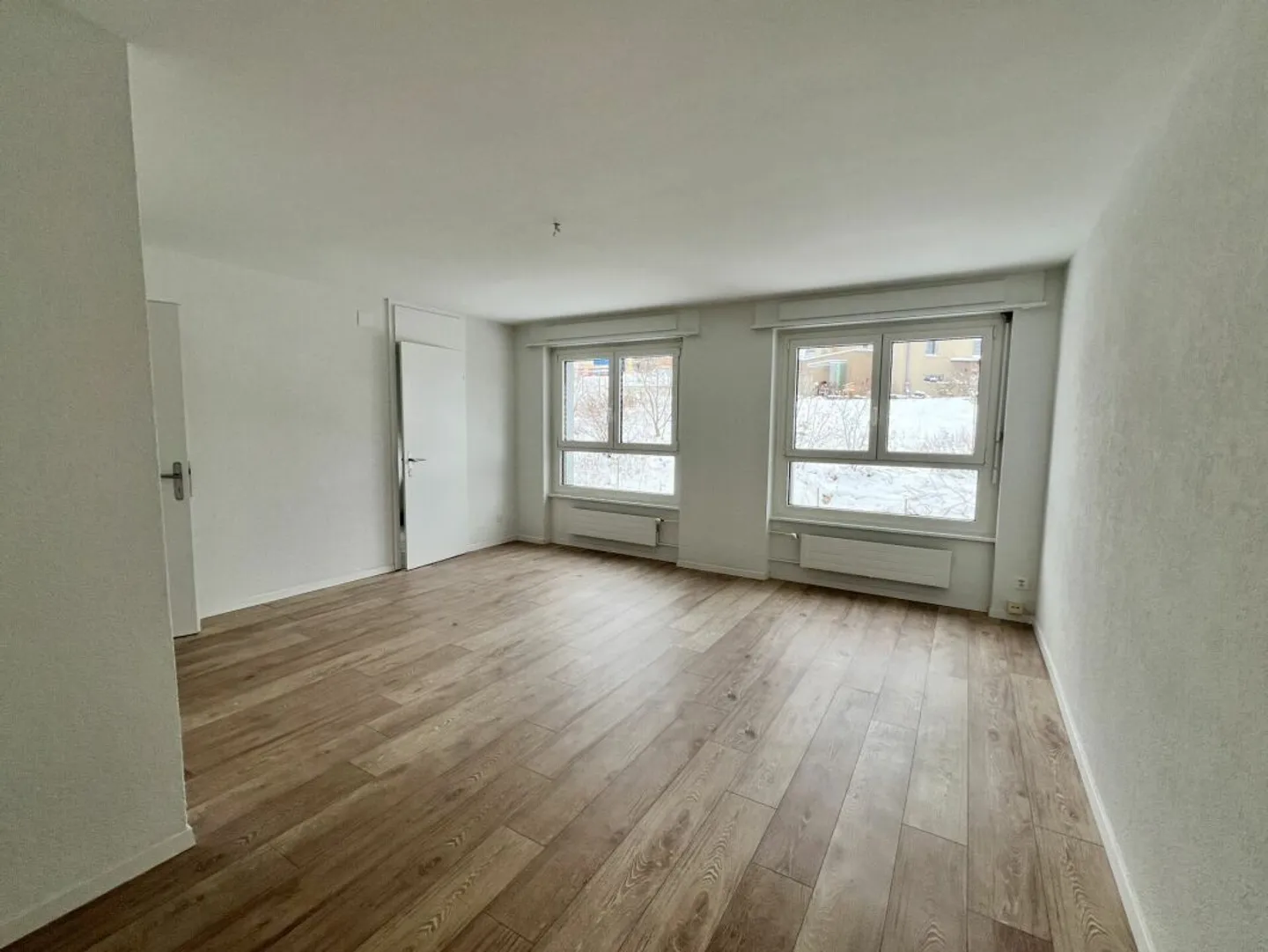 Renovated 5.5-room apartment! - Photo 4 of 11