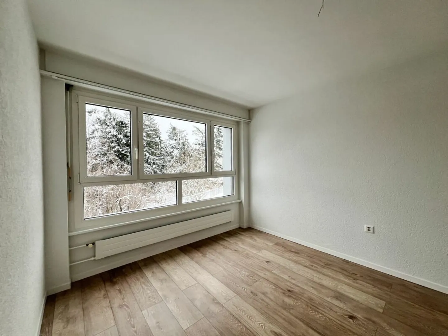 Renovated 5.5-room apartment! - Photo 8 of 11