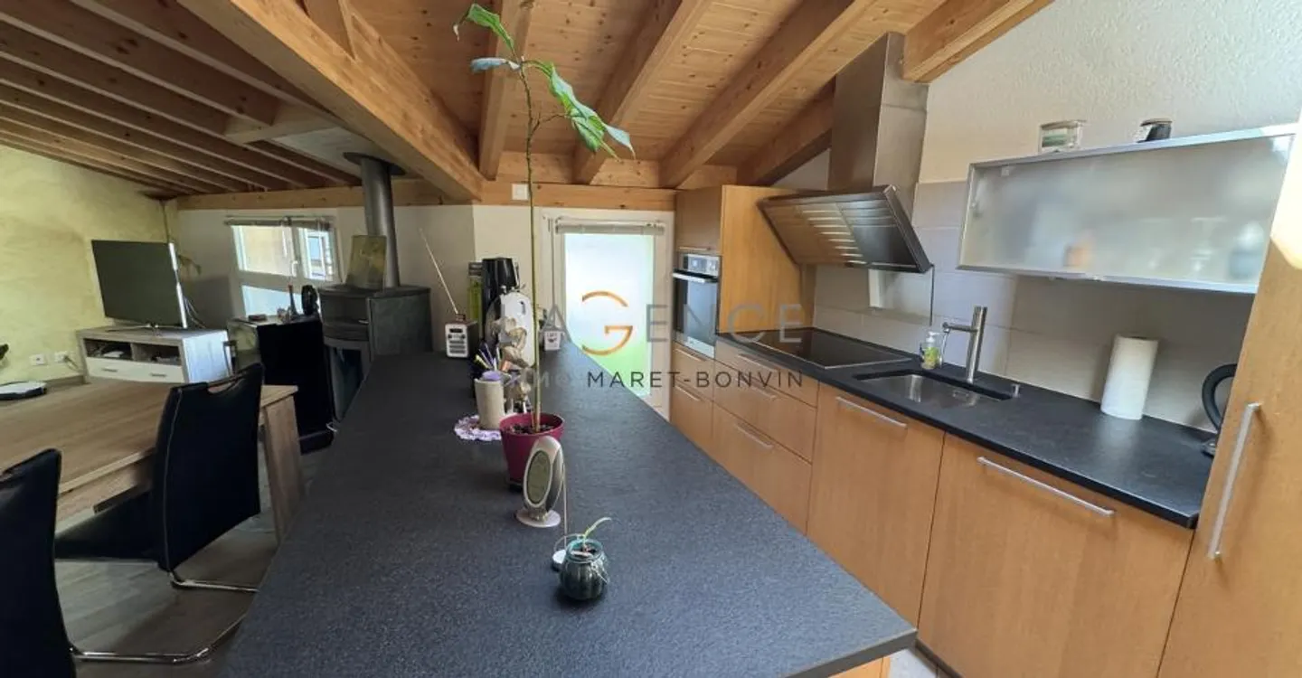 Charmant Appartement Attique - Photo 3 sur 10