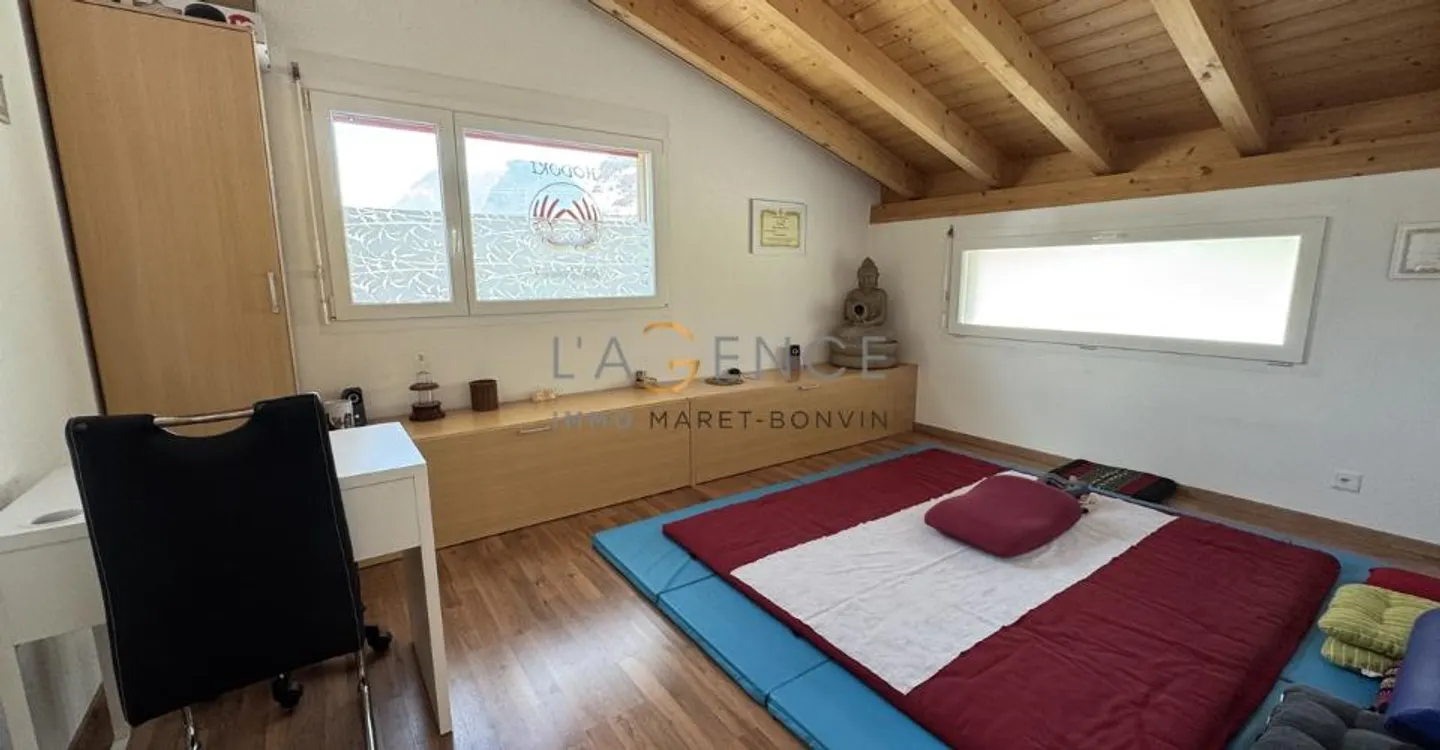 Charmant Appartement Attique - Photo 5 sur 10