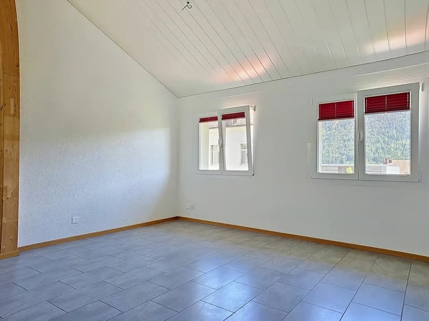 Wunderschöne, vollständig renovierte Wohnung in der Nähe des Zentrums - Foto 2 von 13