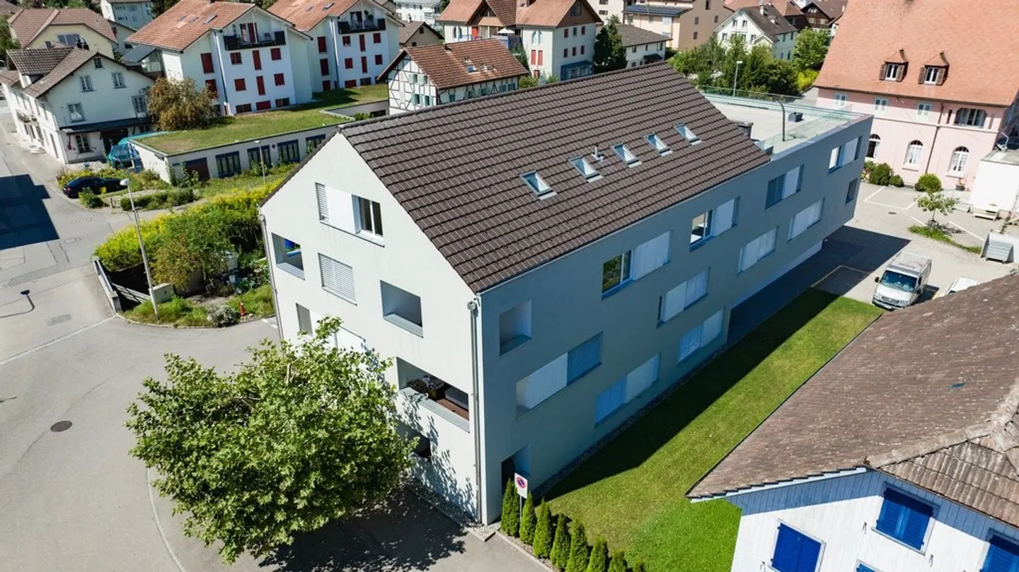 Appartement moderne 5.5 pièces à Reinach - Photo 1 sur 11