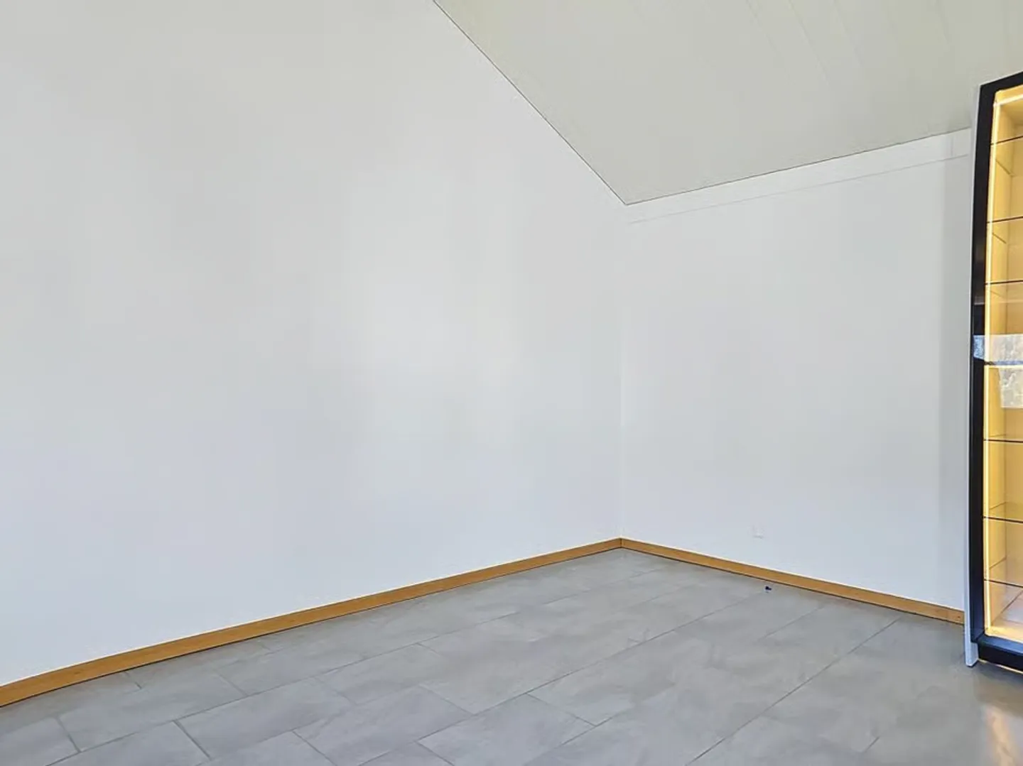 Wunderschöne, vollständig renovierte Wohnung in der Nähe des Zentrums - Foto 4 von 13