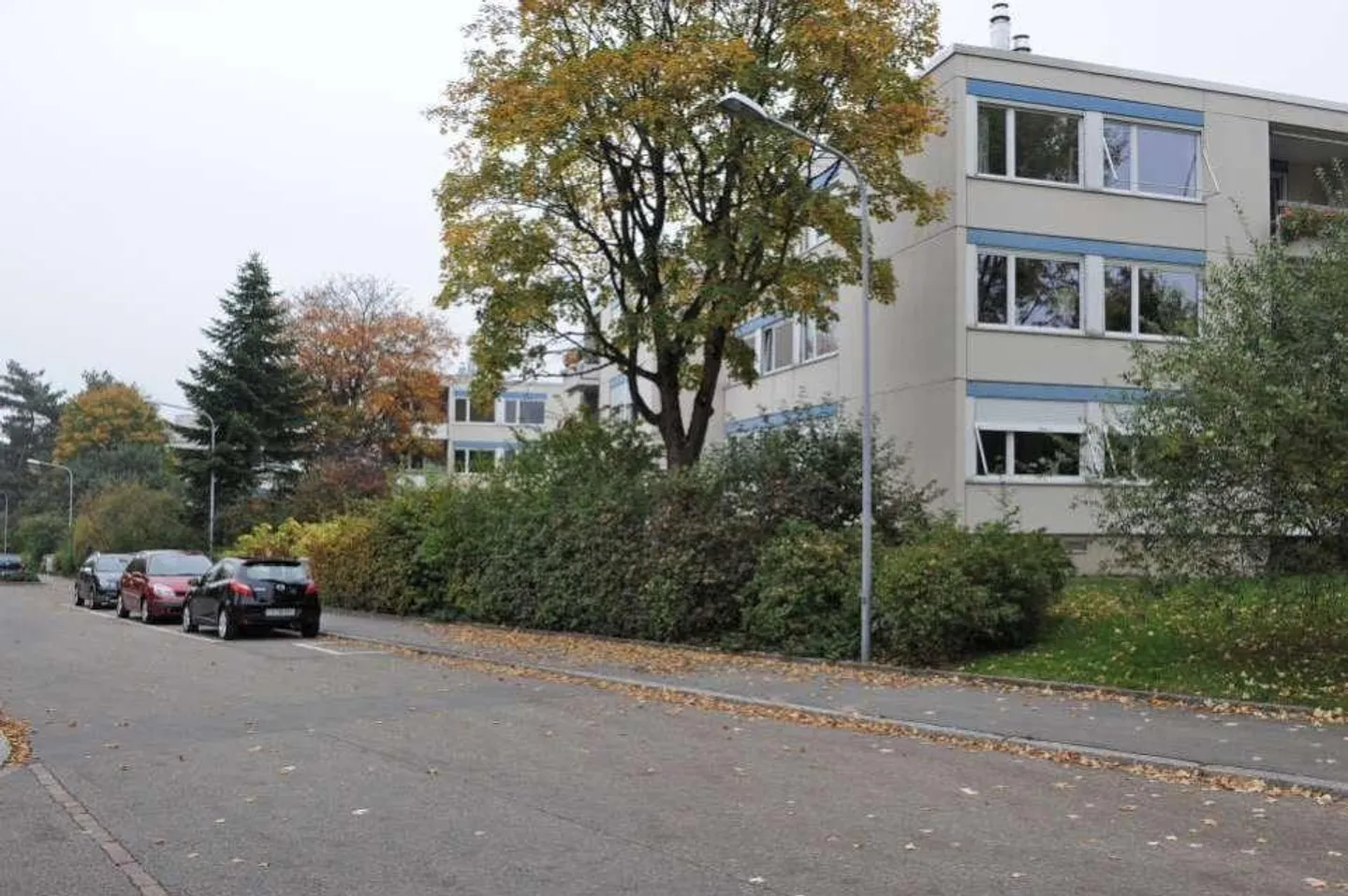 Motorradparkplatz in Zollikerberg - Foto 1 von 1