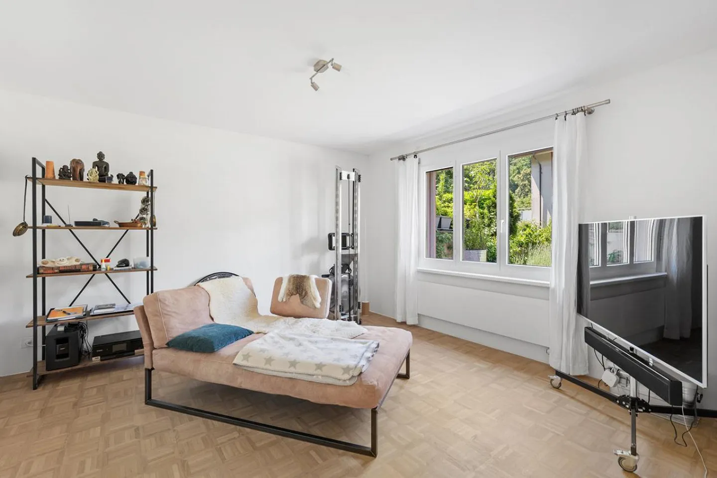 Attractive 3.5-room apartment in urban style on Breite - Photo 2 of 11