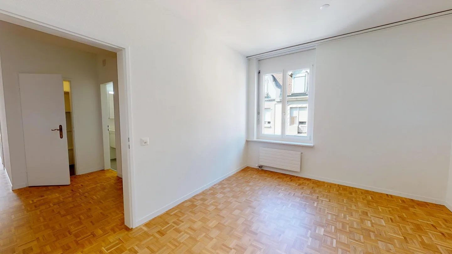 Charming and Central 2.5-Room Apartment in Zurich-Oerlikon - Photo 7 of 8
