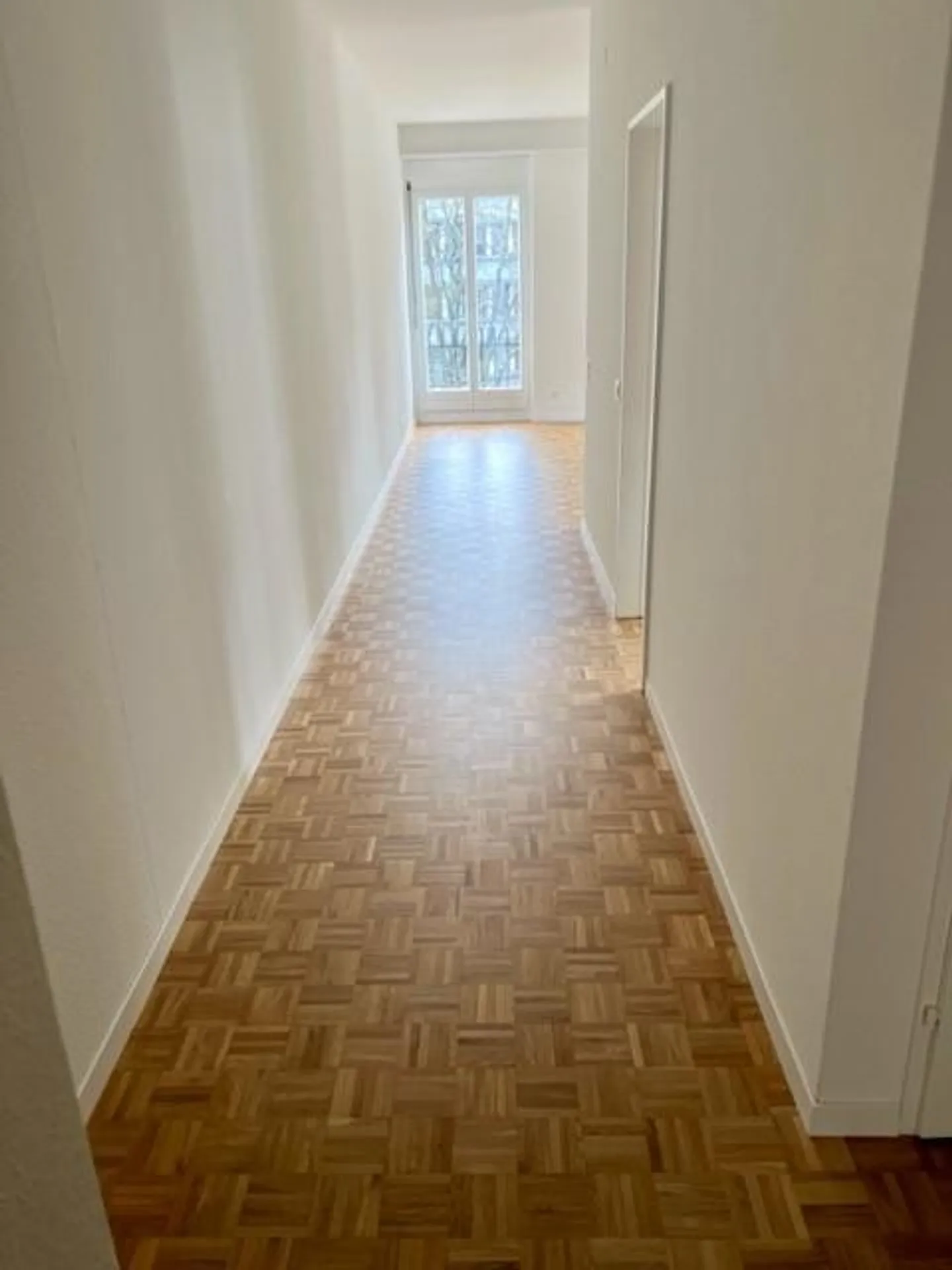 Charming and Central 2.5-Room Apartment in Zurich-Oerlikon - Photo 8 of 8