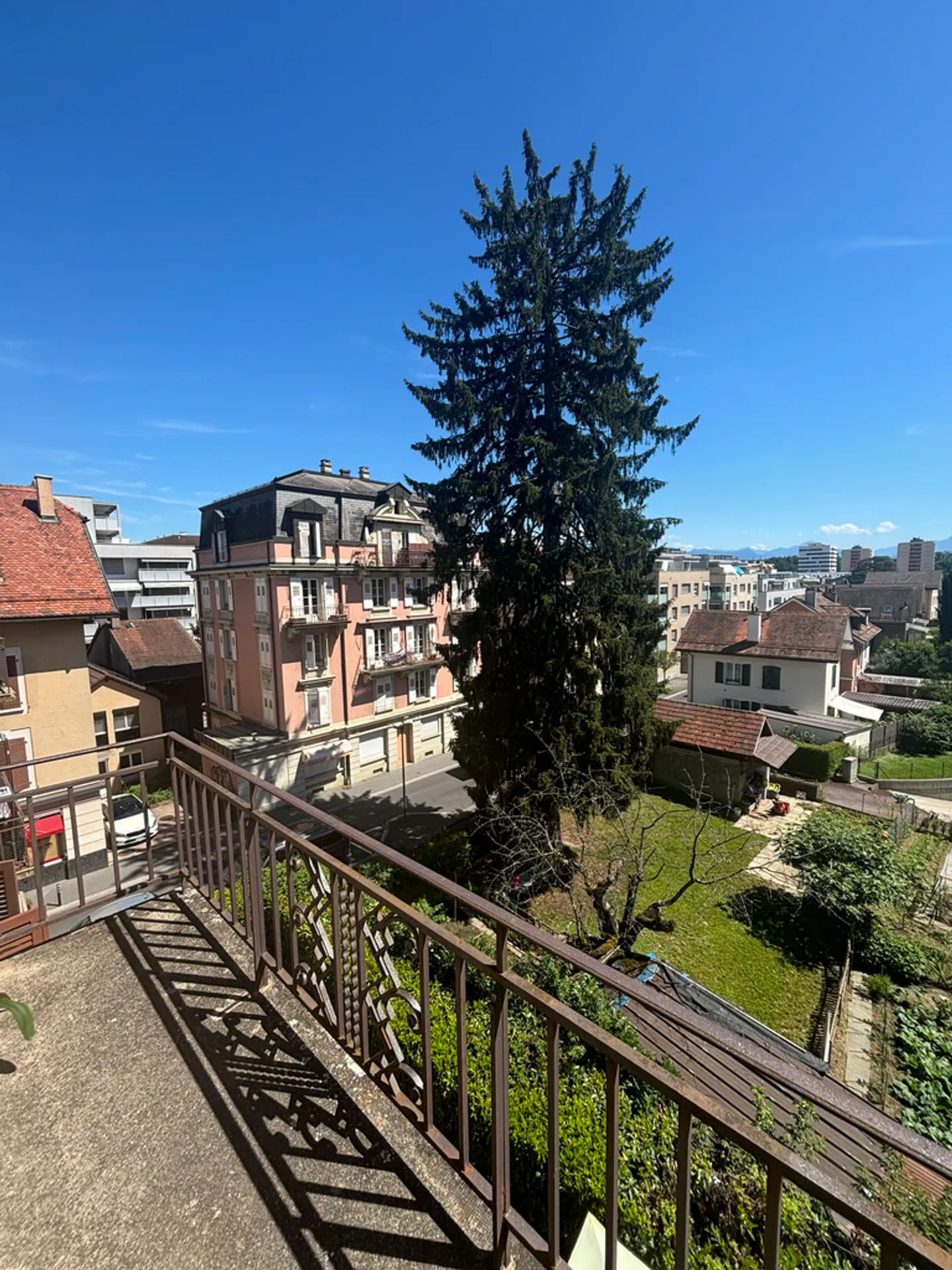 Charming Apartment in Renens - Photo 9 of 9