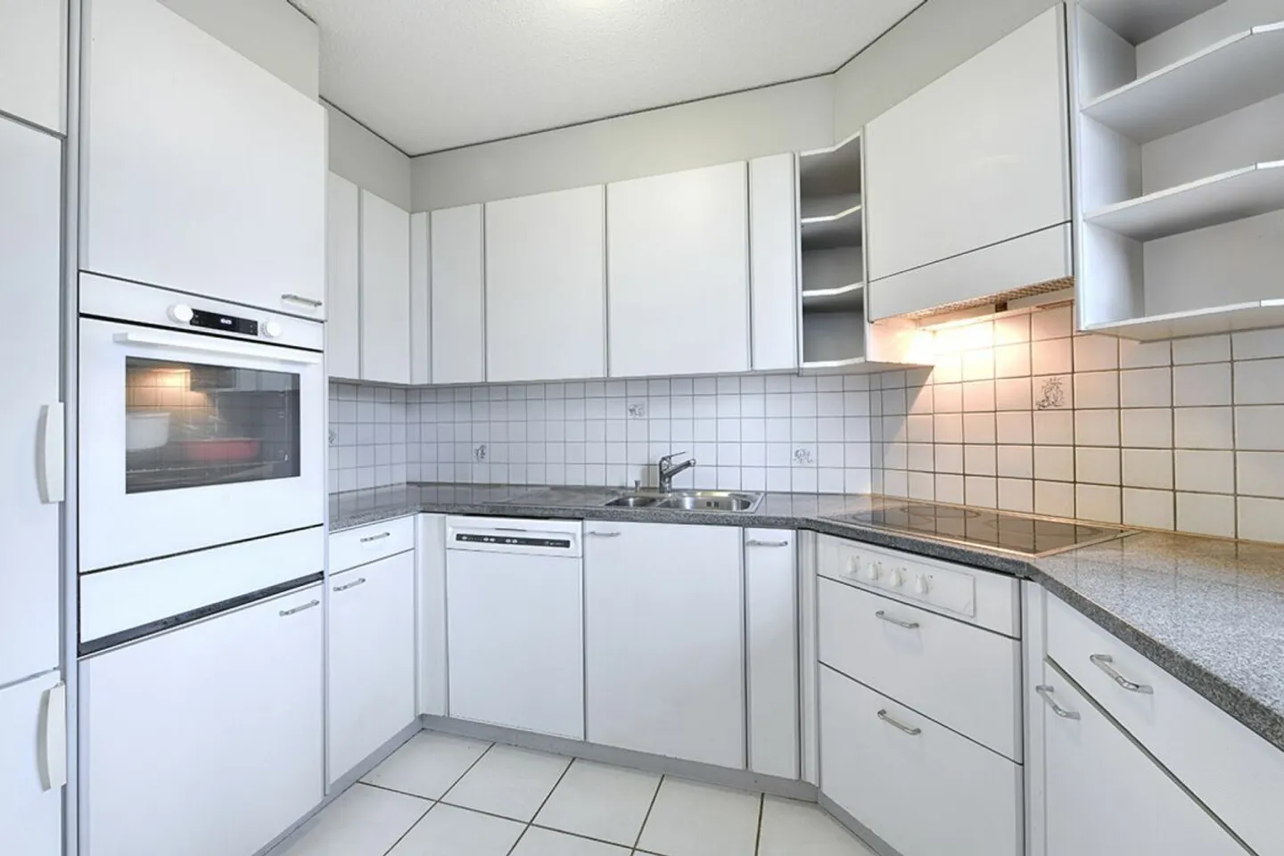 3.5-room apartment in a quiet location - Photo 4 of 15