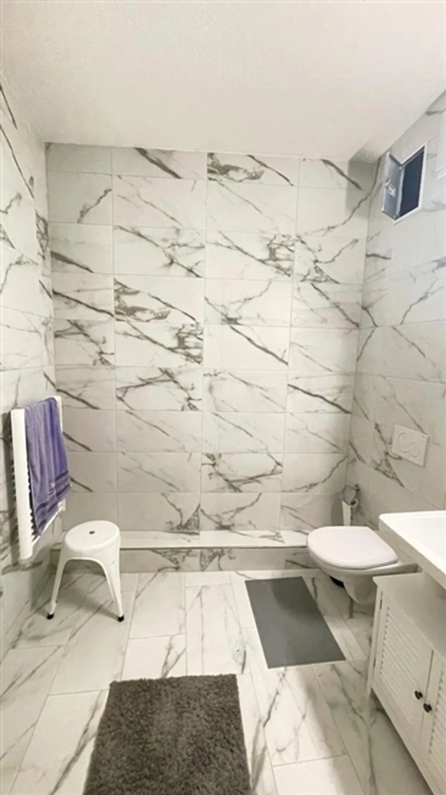 Appartement Studio Entièrement Meublé dans le Centre de Zürich Zone 10 - Photo 10 sur 11