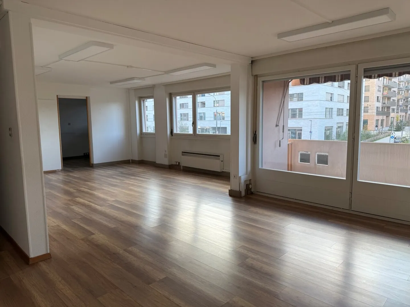 For rent in Lausanne, office space - Photo 2 of 4