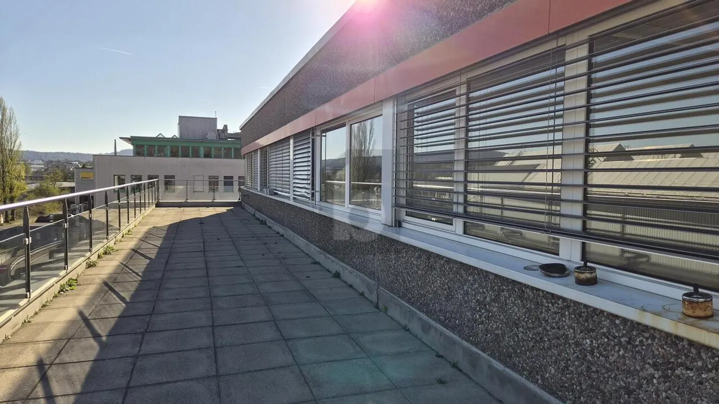 RENOVATED - INDIVIDUAL WITH TERRACE - Photo 5 of 6