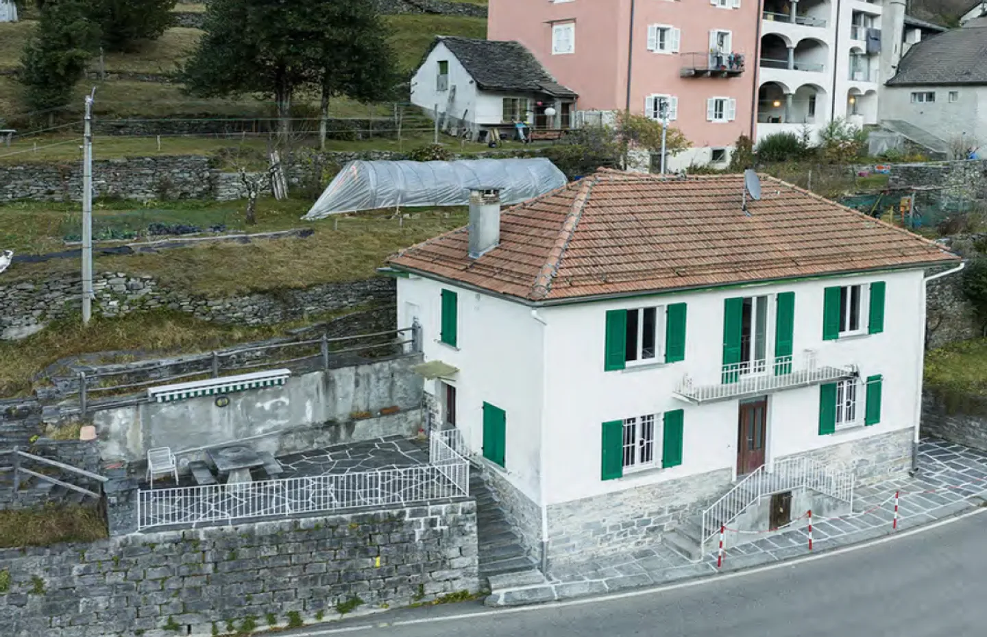 House in the middle of nature in Mosogno - Photo 1 of 7