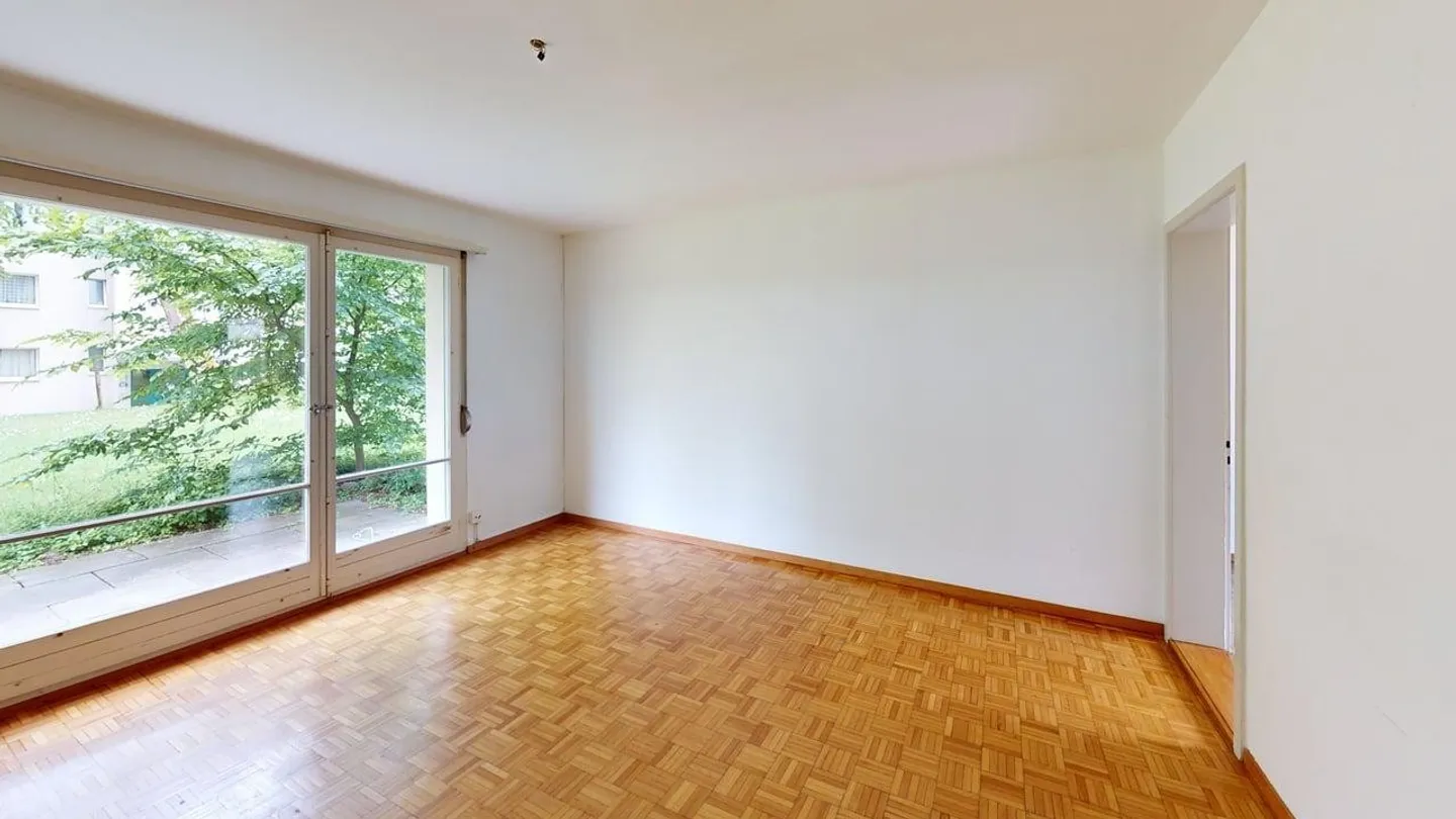 Limited until 31.03.2027: Ideal temporary solution 3.0 room apartment in Seebach - Photo 2 of 10