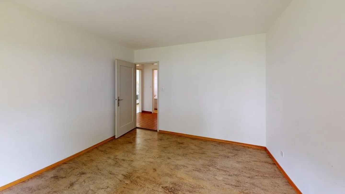 Limited until 31.03.2027: Ideal temporary solution 3.0 room apartment in Seebach - Photo 4 of 10