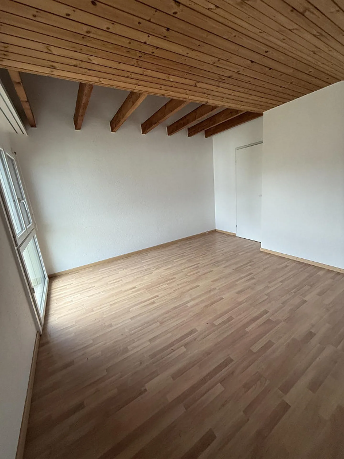 Attico ristrutturato di 4,5 locali in affitto - Foto 9 di 24