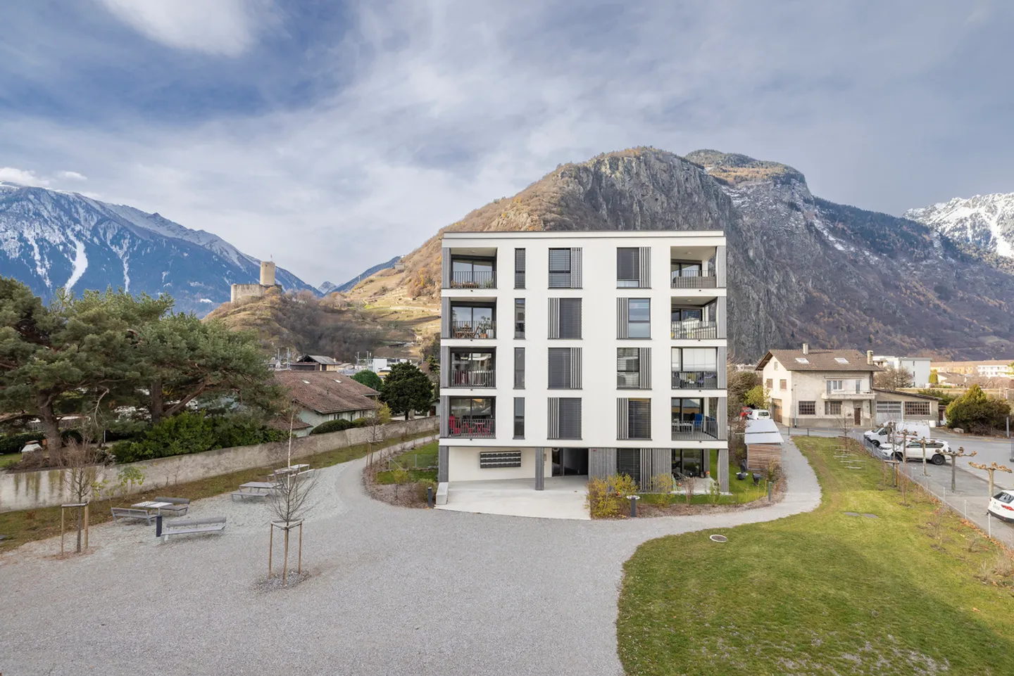 A HAVEN OF PEACE FOR THIS 2.5 ROOM APARTMENT BY THE DRANSE - Photo 5 of 9