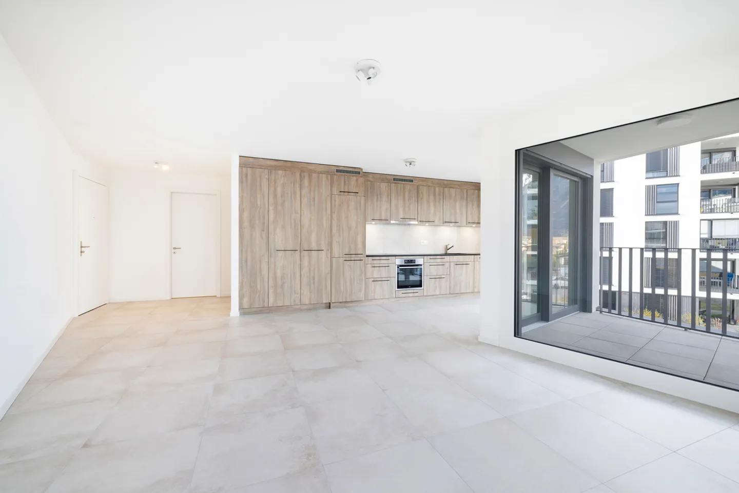 A HAVEN OF PEACE FOR THIS 2.5 ROOM APARTMENT BY THE DRANSE - Photo 6 of 9