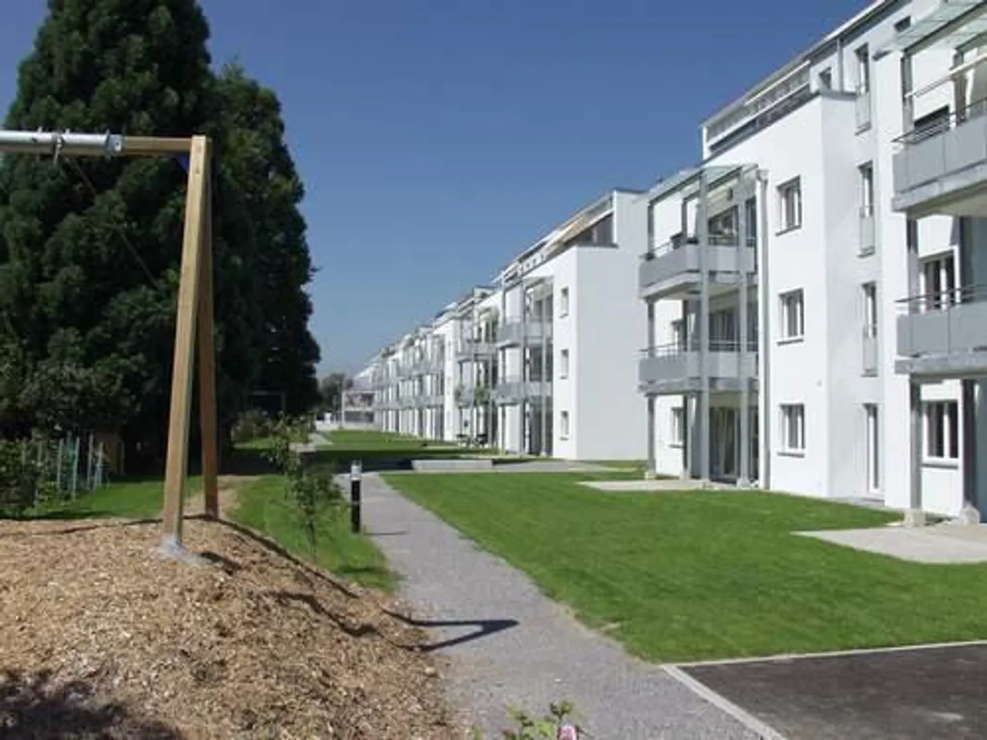 Free parking spaces at Rietstr. 2/4, Rapperswil - Photo 1 of 1