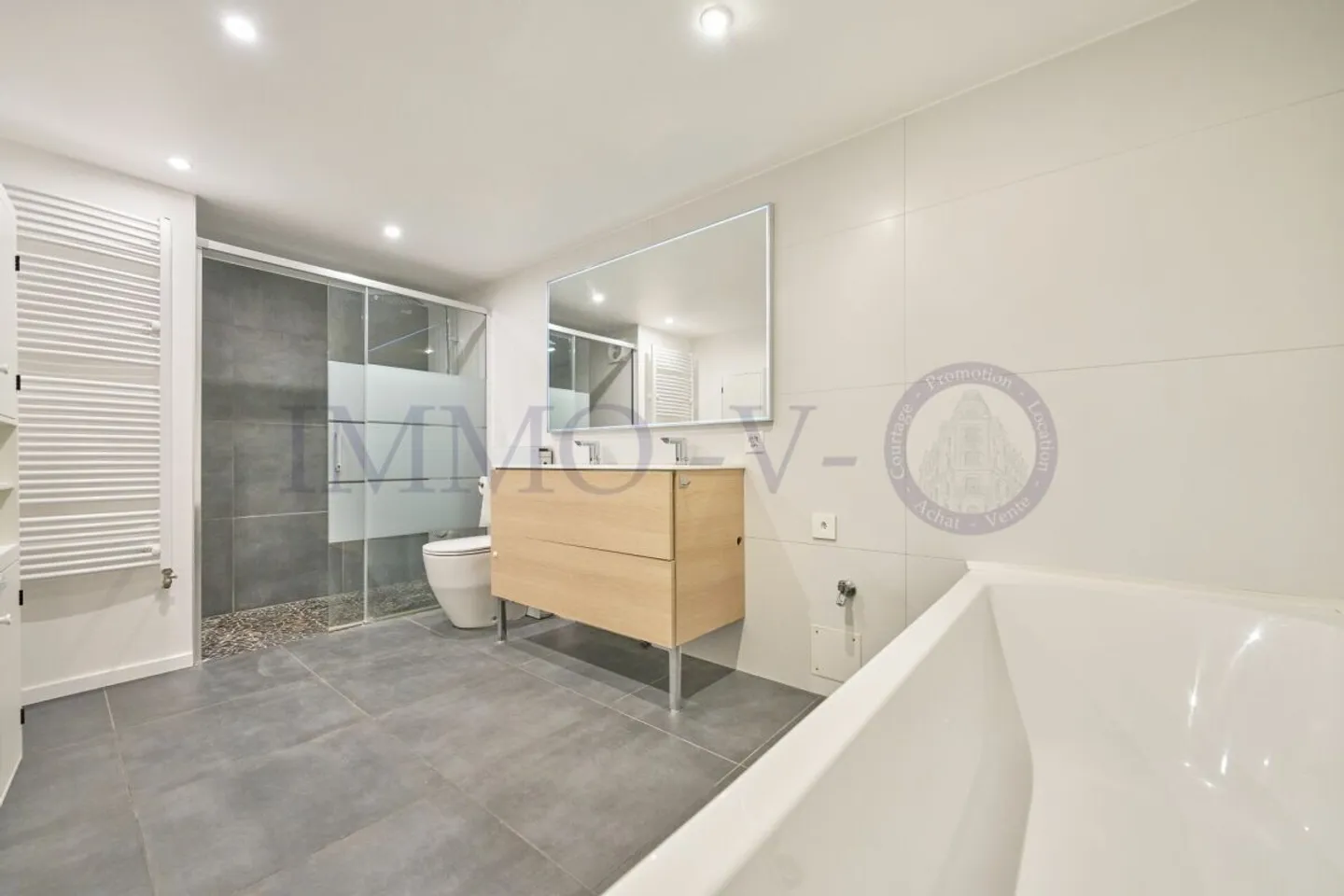 GERÄUMIGES TRIPLEX MIT CHARME UND BALKON-TERRASSE - Foto 8 von 8