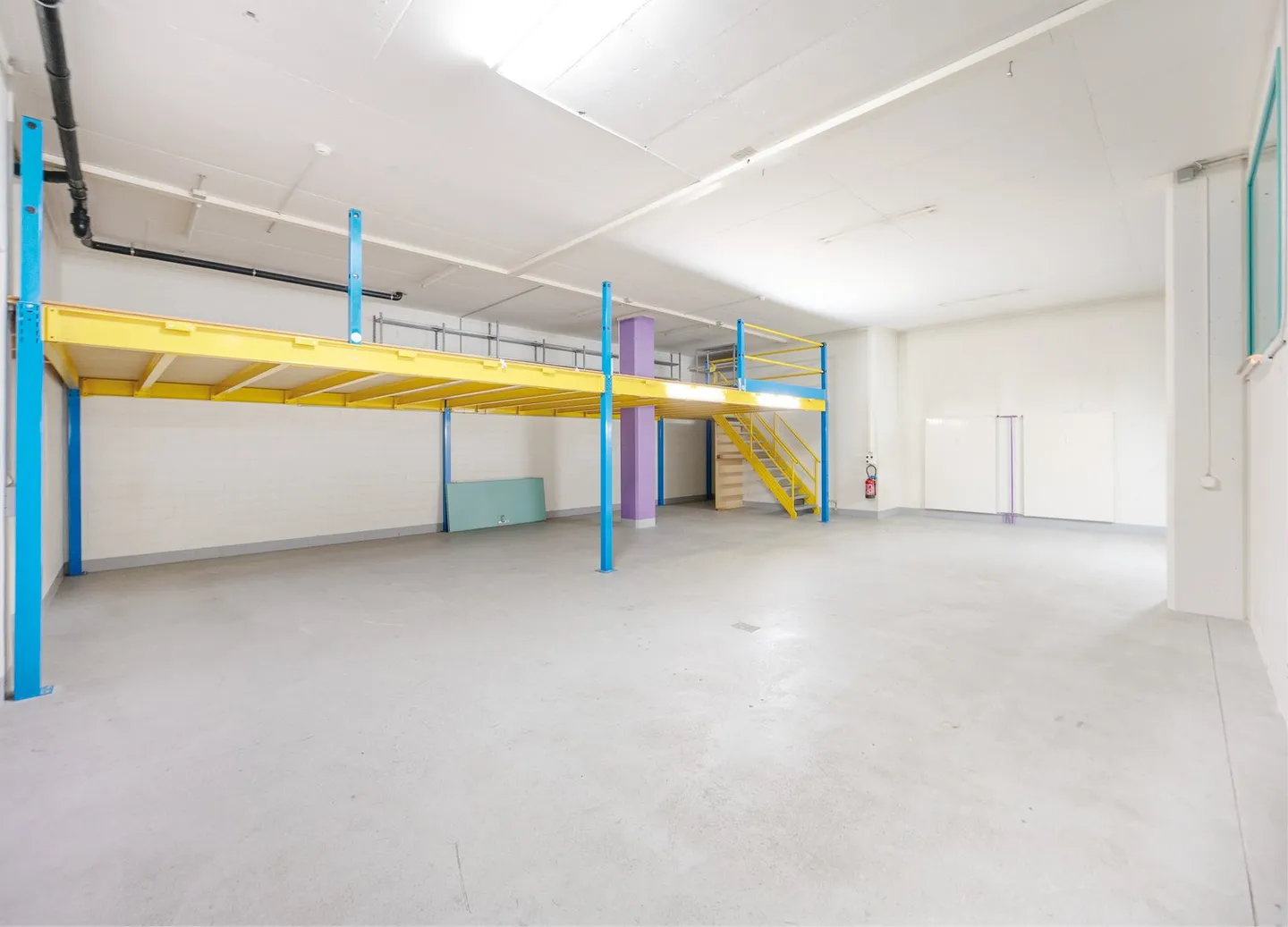 Your new office including storage space - at an attractive price in building law - Photo 2 of 13