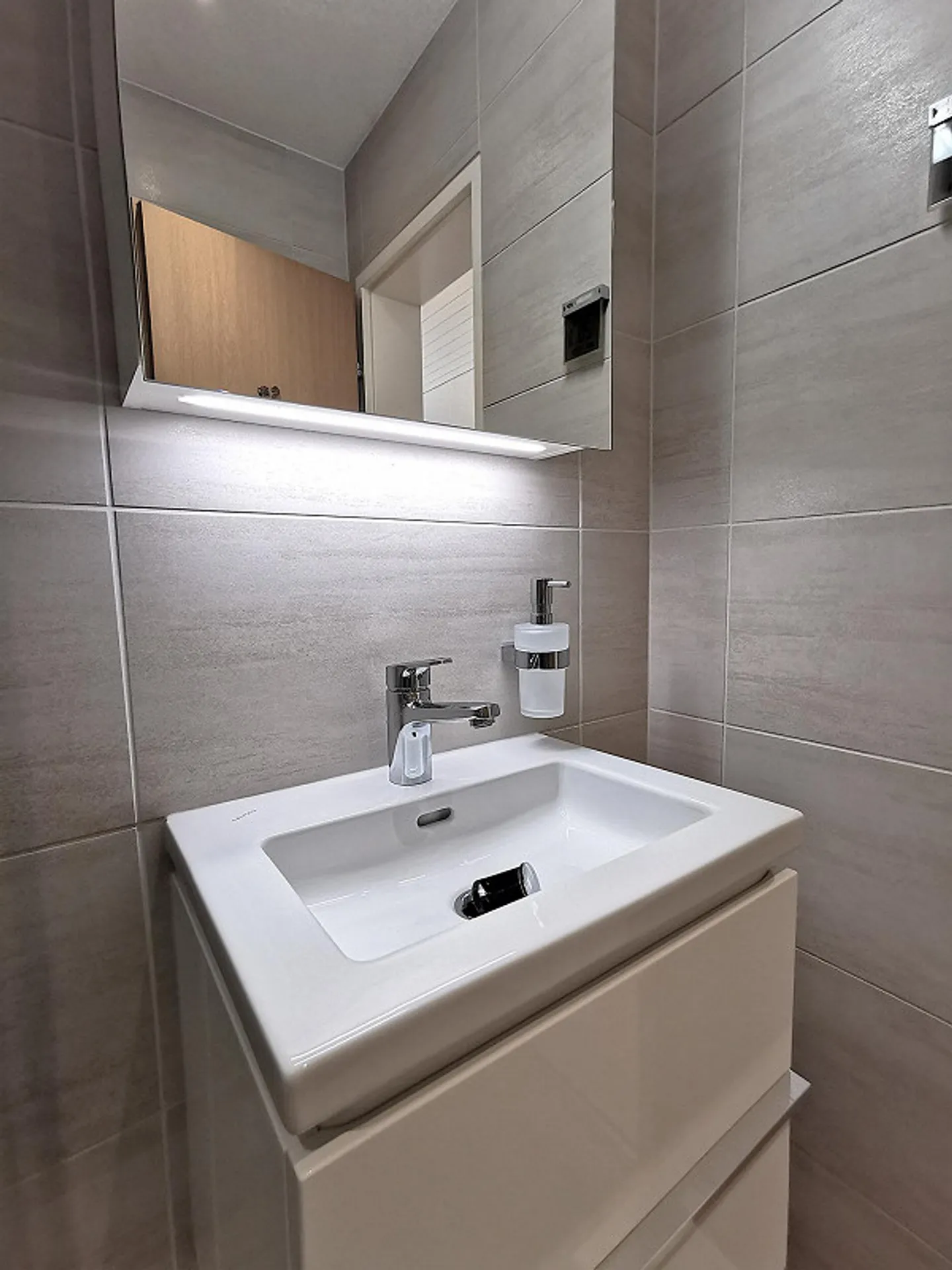 Vivere esclusivo con vista - Moderno attico nel quartiere Hanfländer - Foto 4 di 10