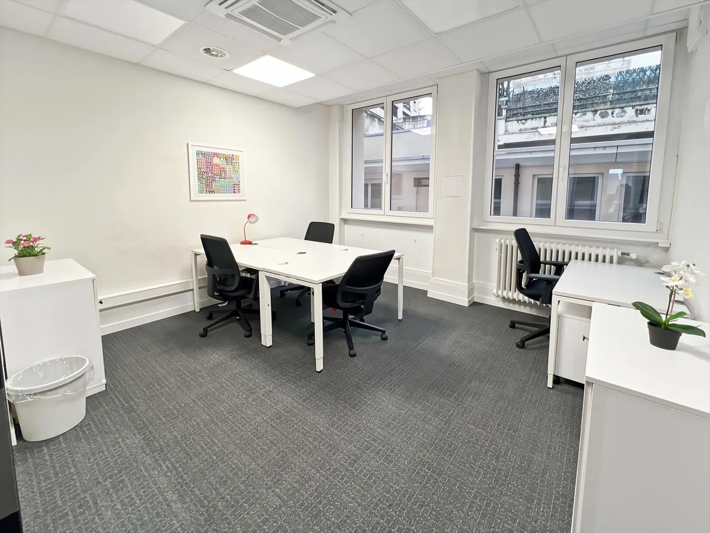 Find an office space at Regus Main Station for 5 people, where everything is covered - Photo 7 of 9