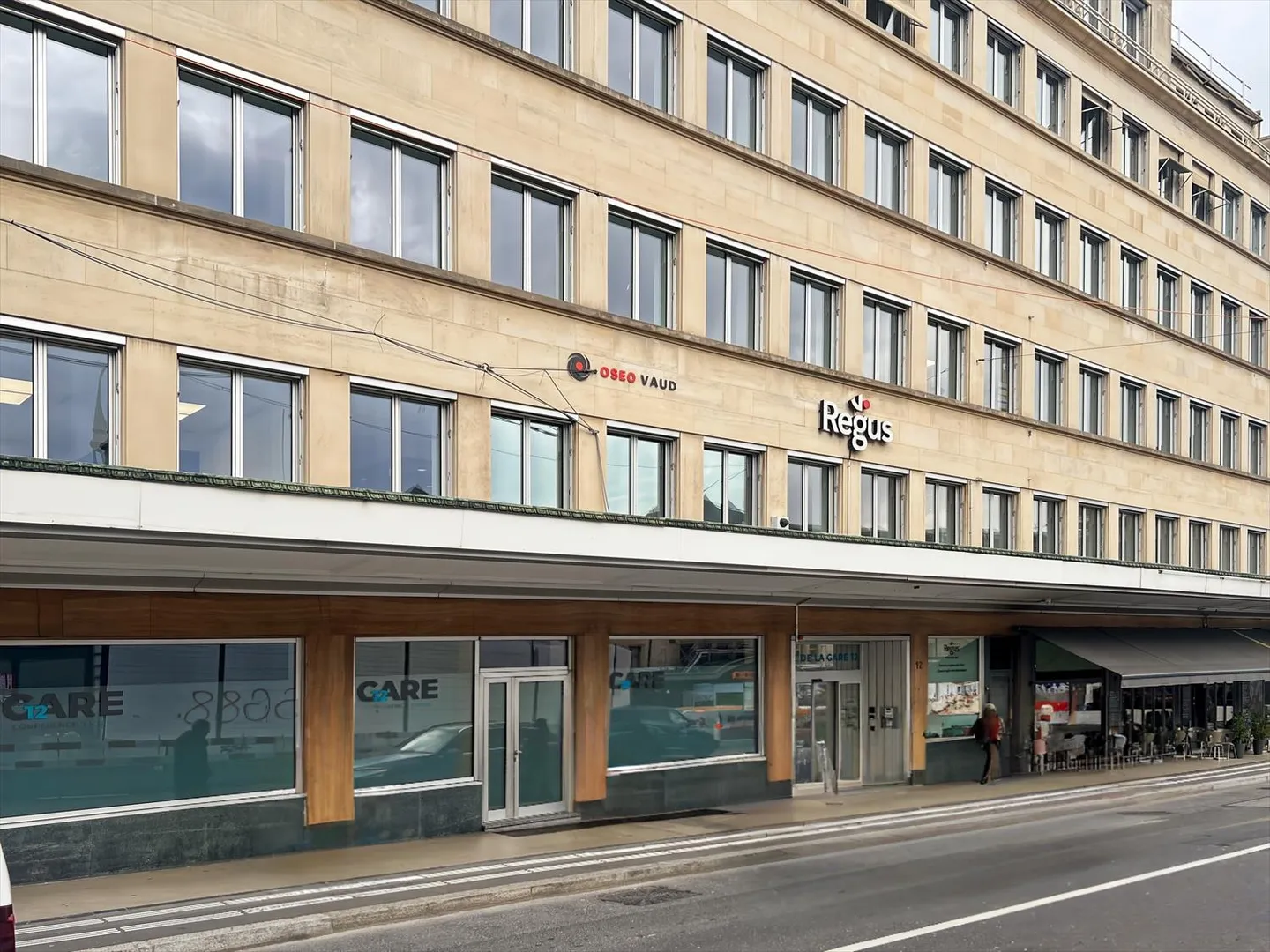 Find an office space at Regus Main Station for 5 people, where everything is covered - Photo 2 of 9