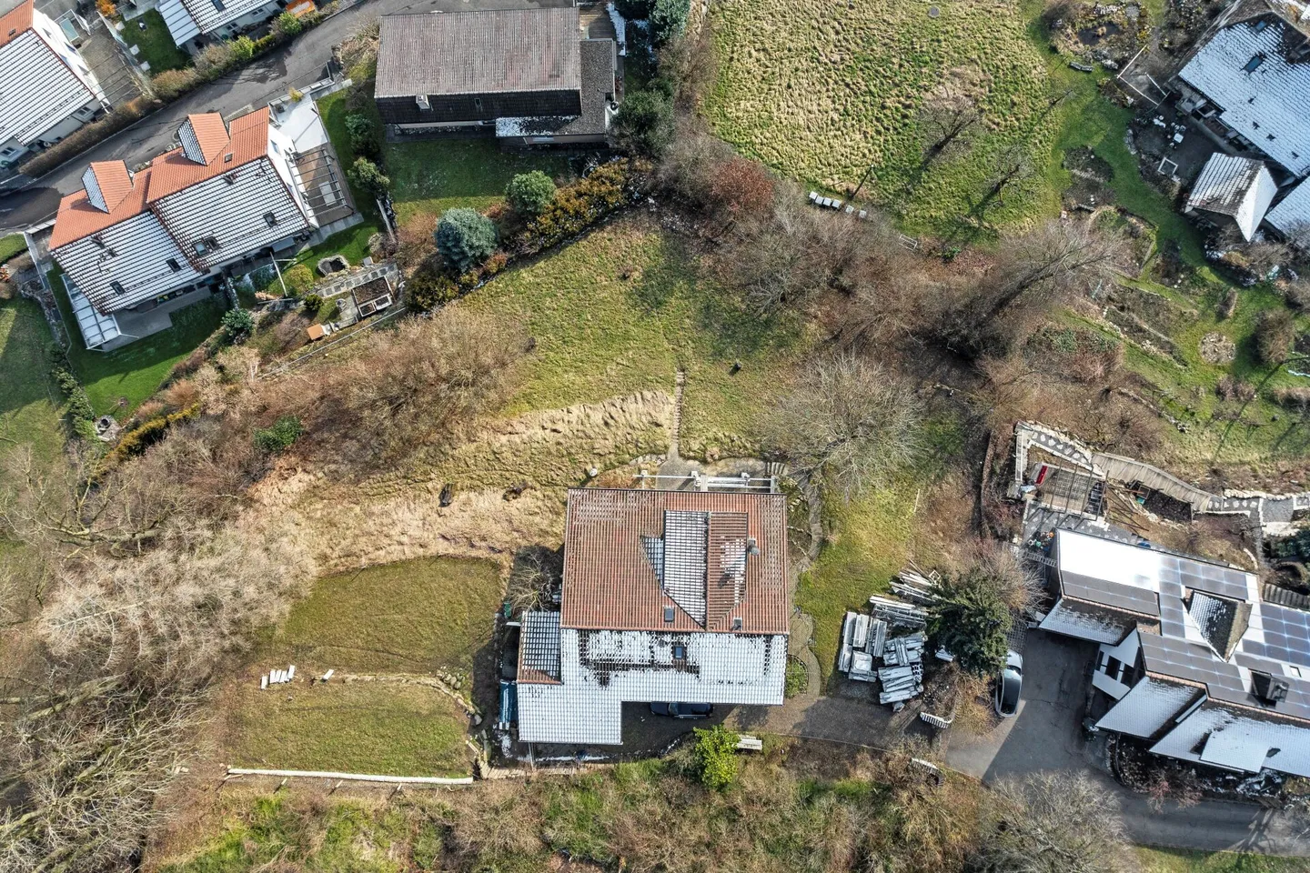 Terreno edificabile attraente di 2.084 m² in zona residenziale W2 - in una posizione centrale e elevata con vista libera - Foto 3 di 7