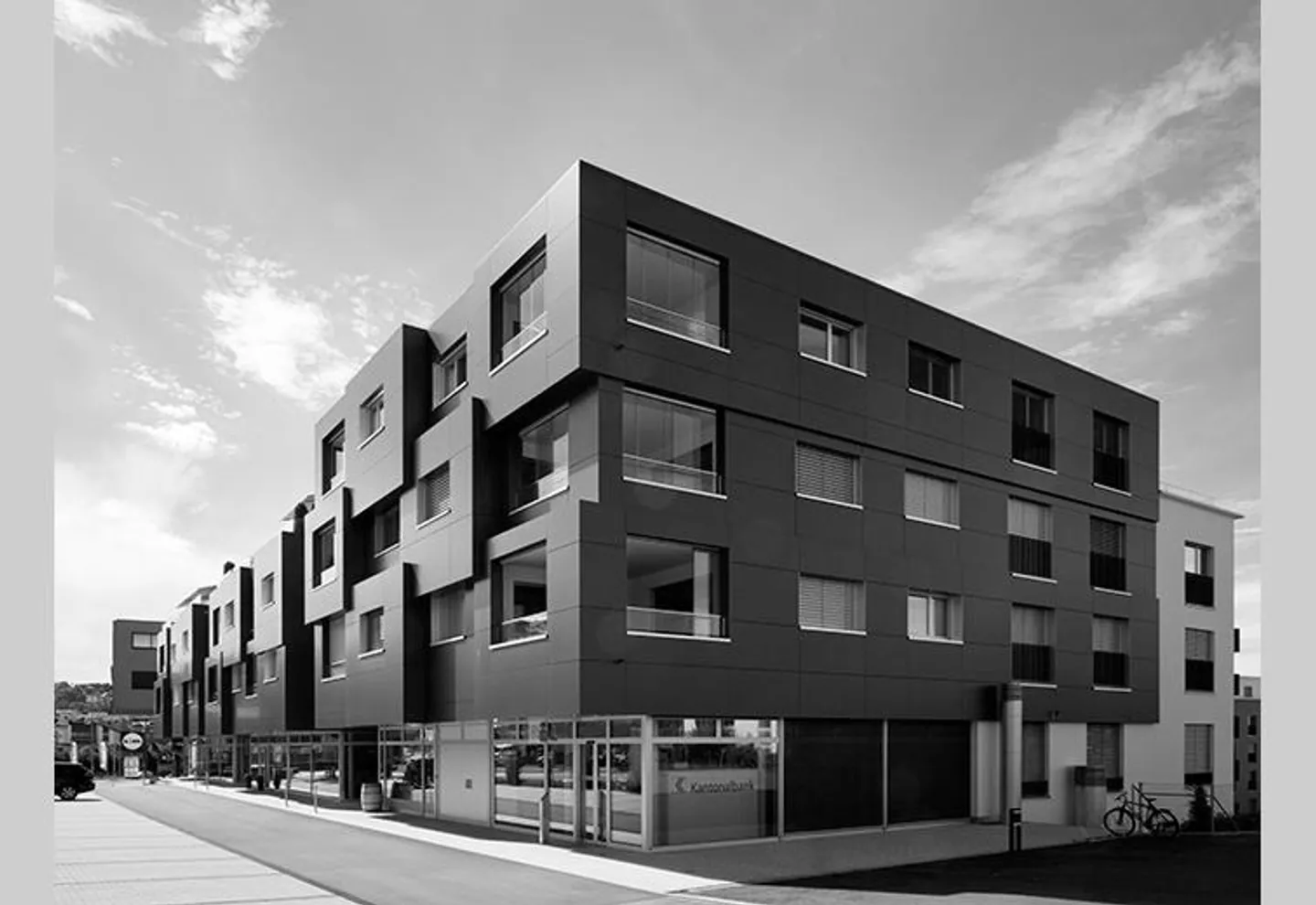 Einmalige Büro-/Dienstleistungsflächen mit hoher Visibilität - Foto 7 von 8