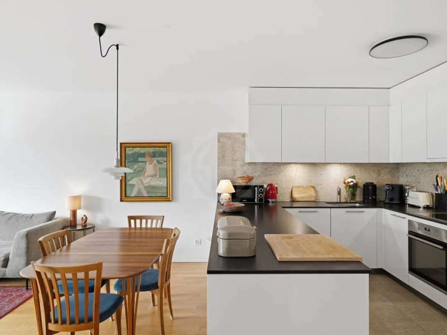 Appartamento moderno con terrazza - Foto 3 di 9