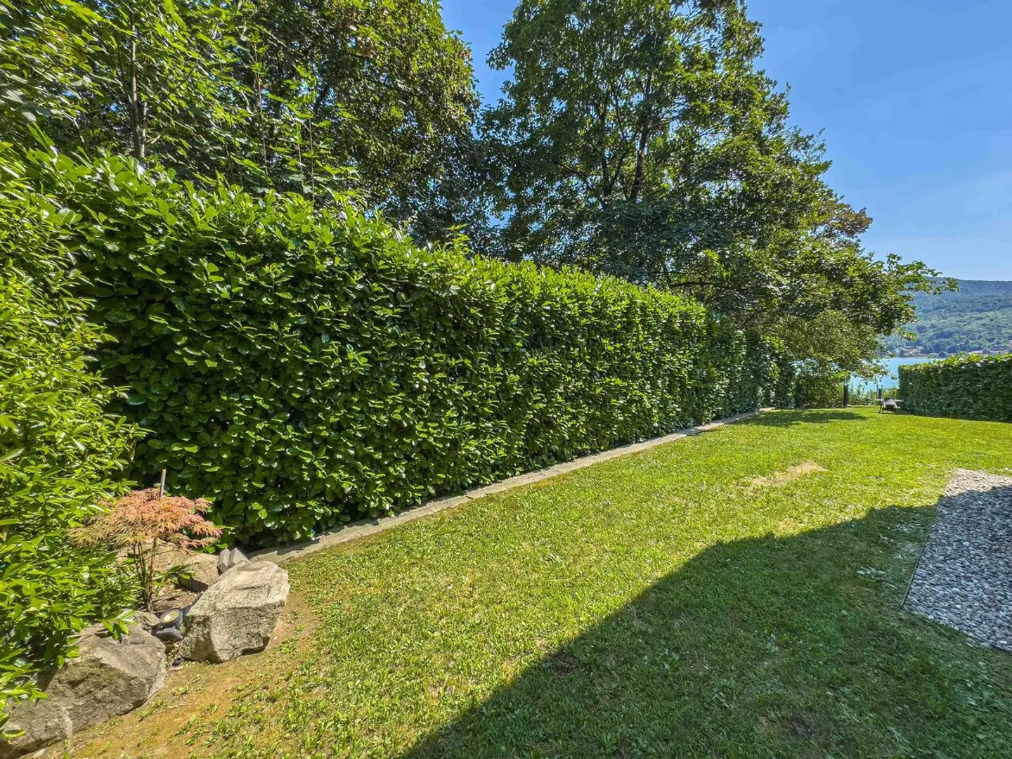 Villa sul lago con pontile privato - Foto 7 di 10