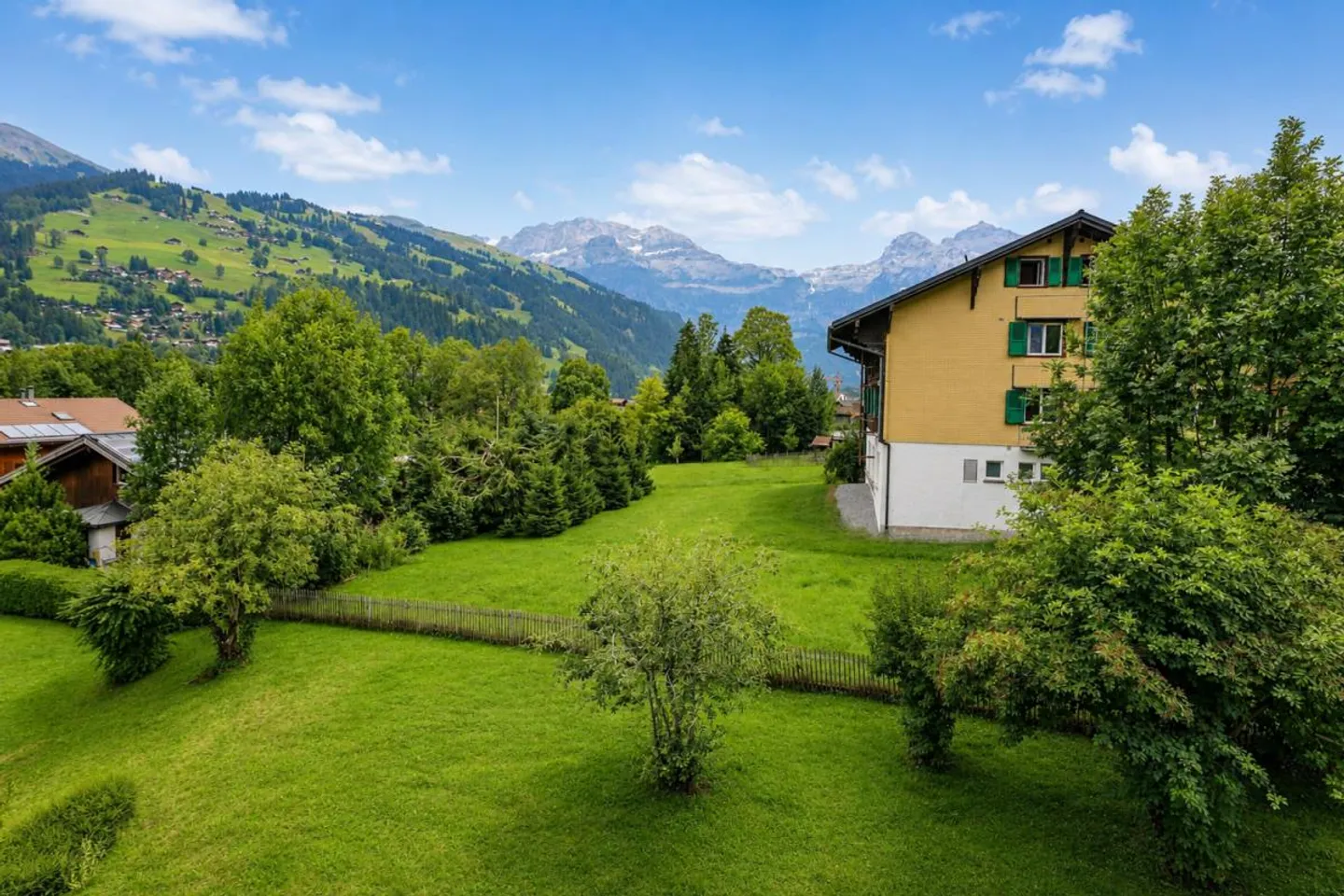 Appartement lumineux de 3,5 pièces sous les combles avec balcon sud, chambre supplémentaire et place de parking Mittlere Aegertenstrasse - Photo 14 sur 14
