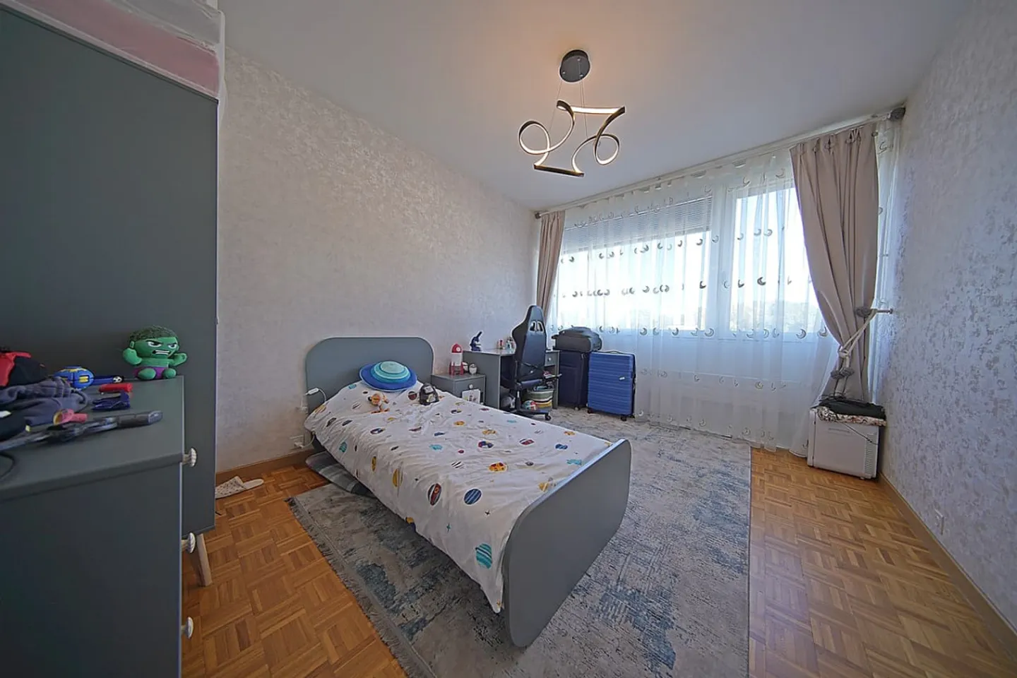 Spacious 5-room apartment with loggia close to all amenities - Photo 6 of 8