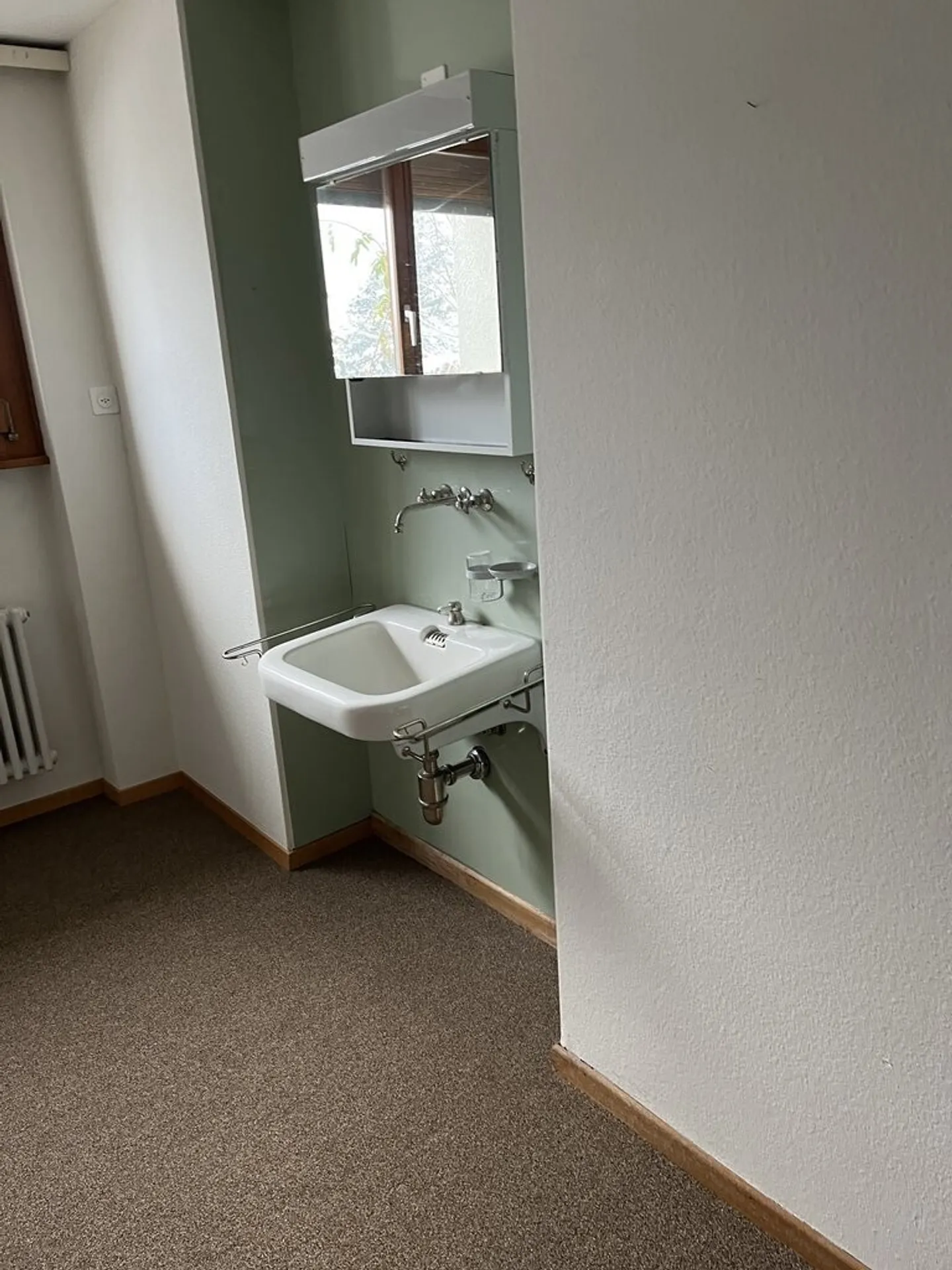 Room for creative activities available - Photo 2 of 3