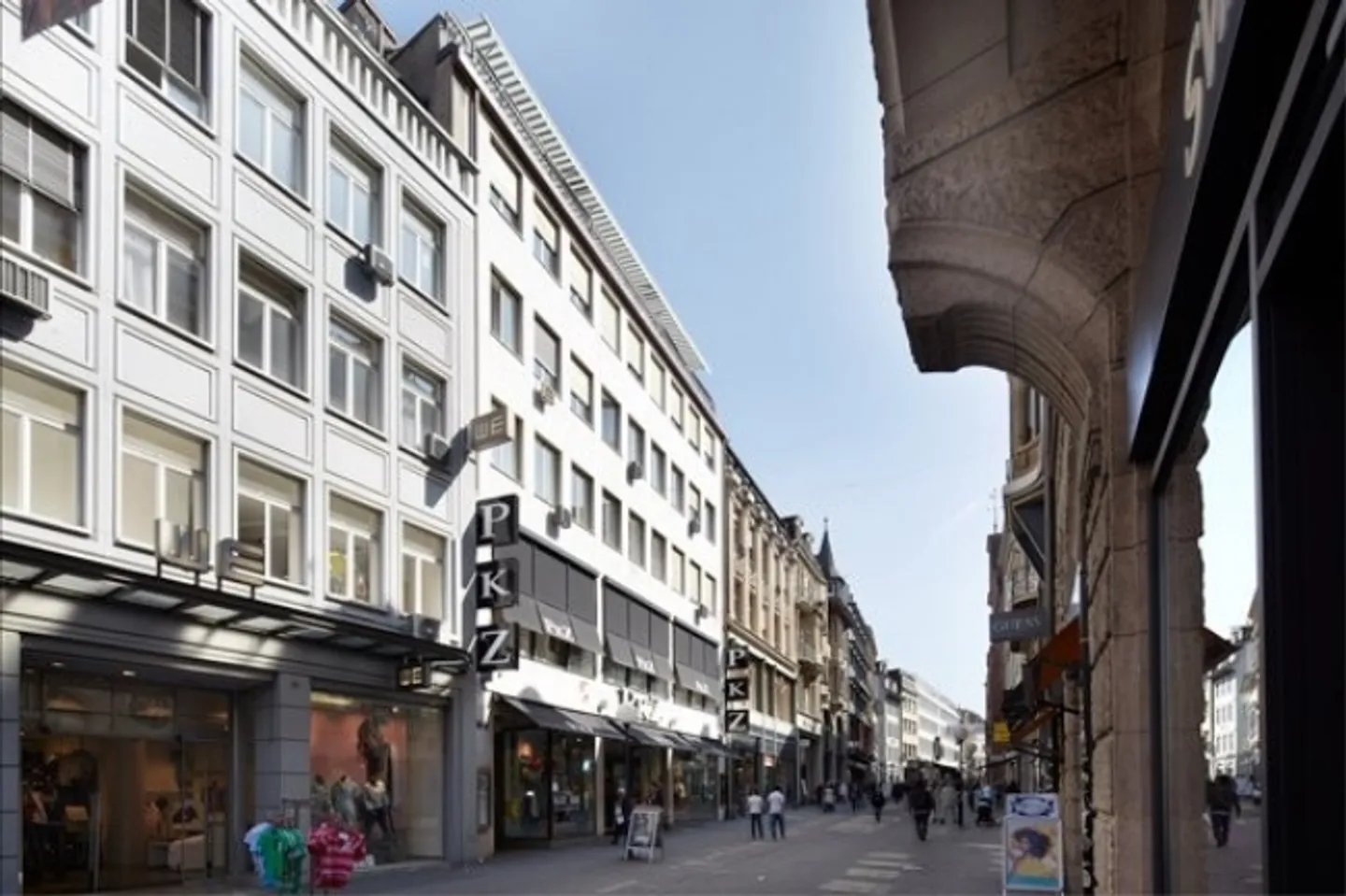 Bureau ou espace commercial au marché - Photo 1 sur 1