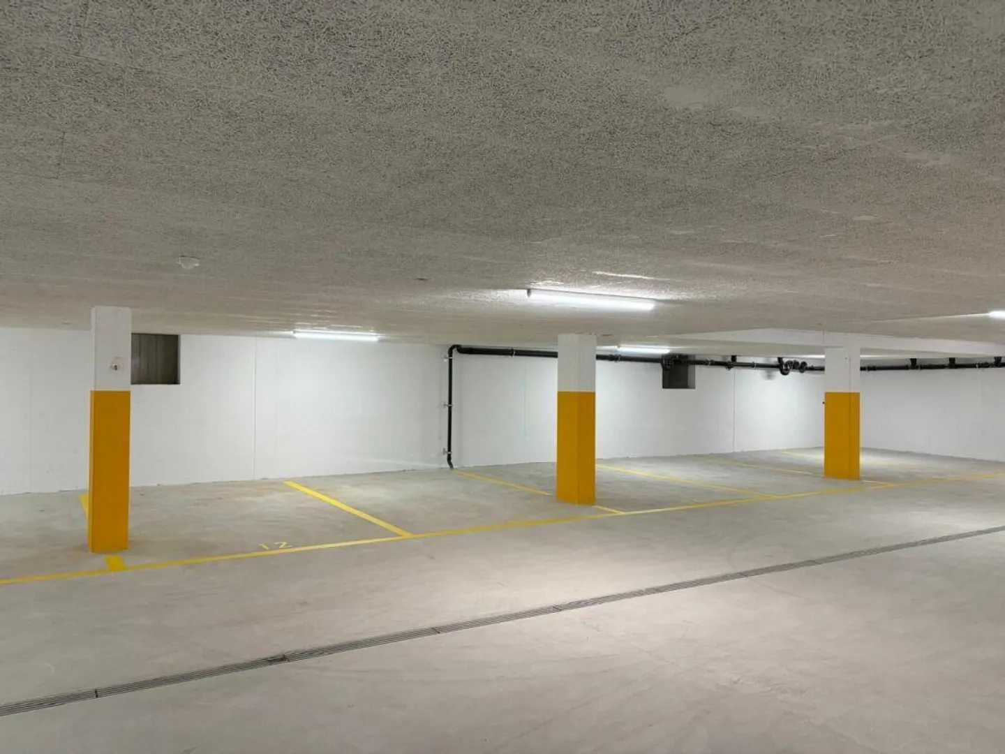 Einstellhallenplatz zu vermieten - Foto 2 von 7