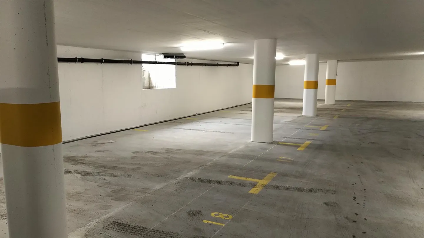 2 places de parking souterrain à louer à Neu St. Johann - Photo 1 sur 2