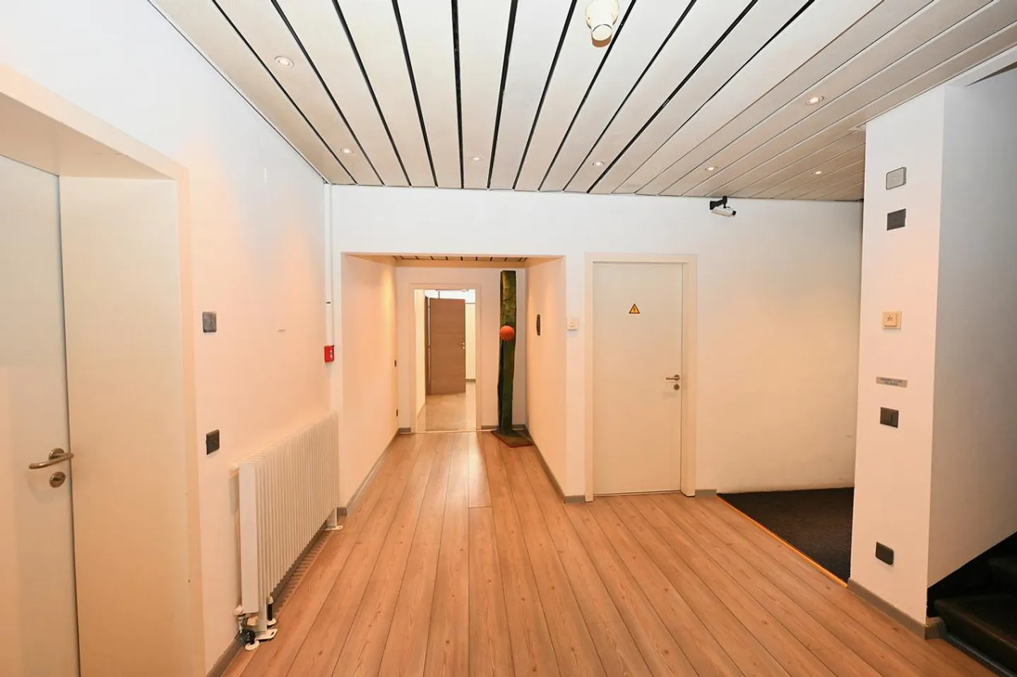 Office Units with Income - Photo 5 of 12