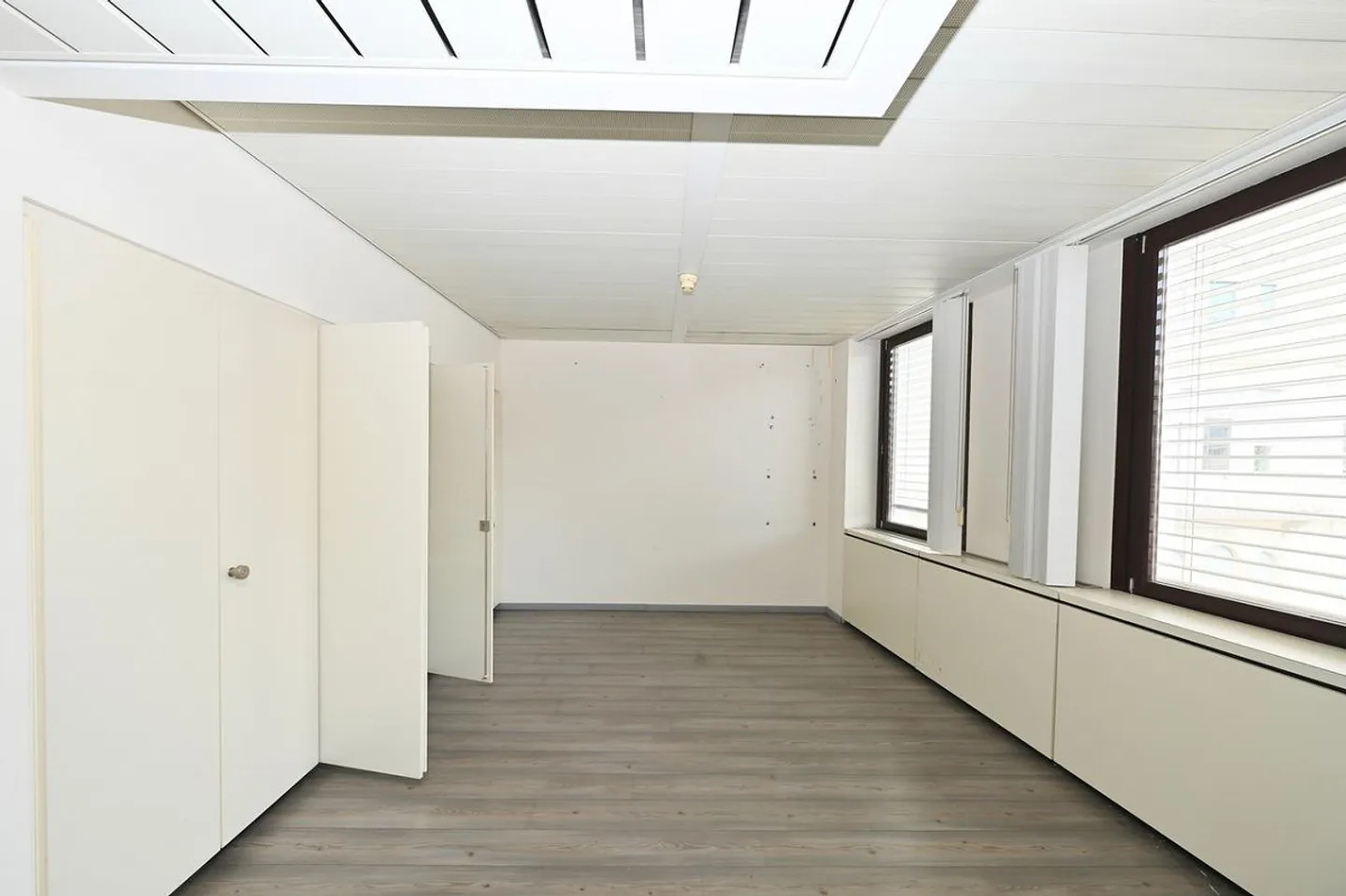 Office Units with Income - Photo 9 of 12