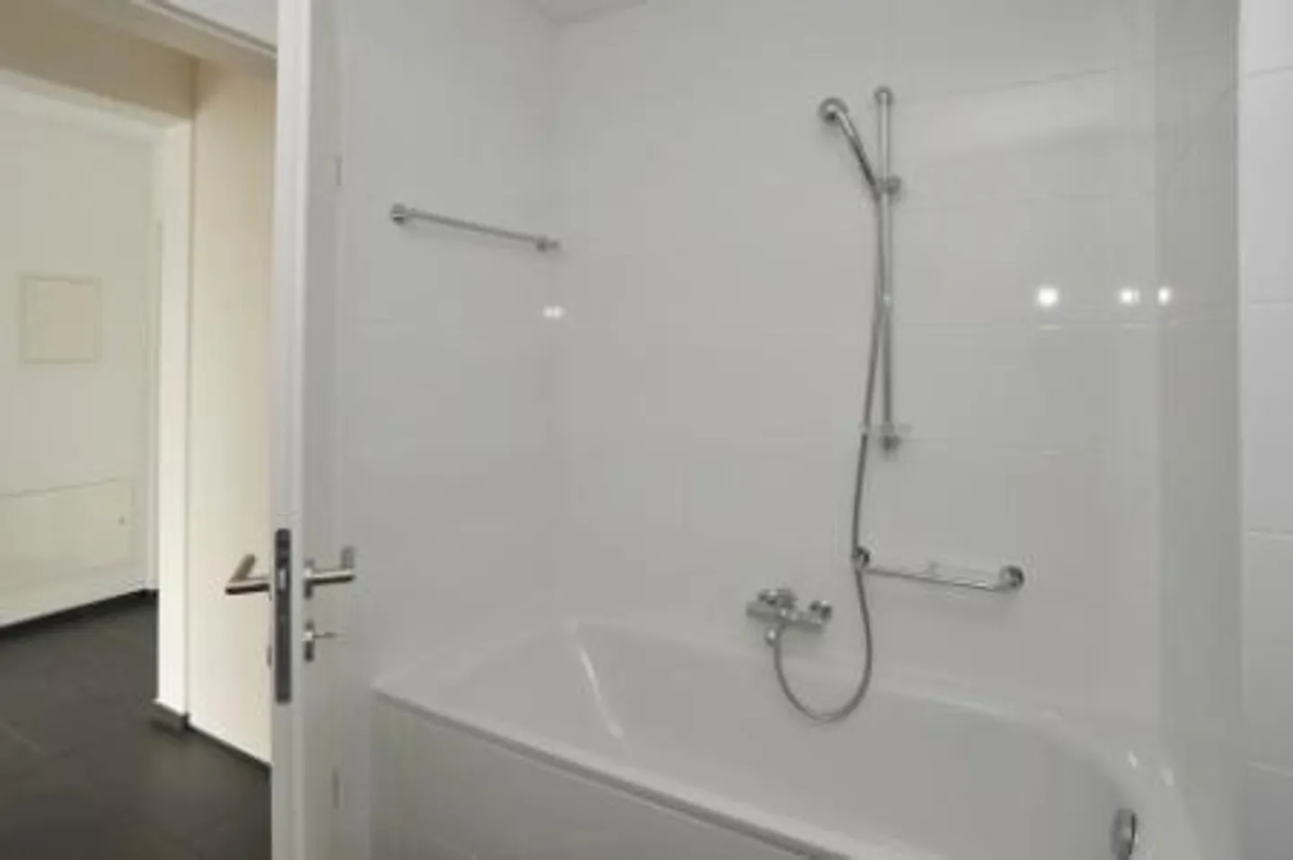 Appartamento moderno nel verde - Foto 6 di 7