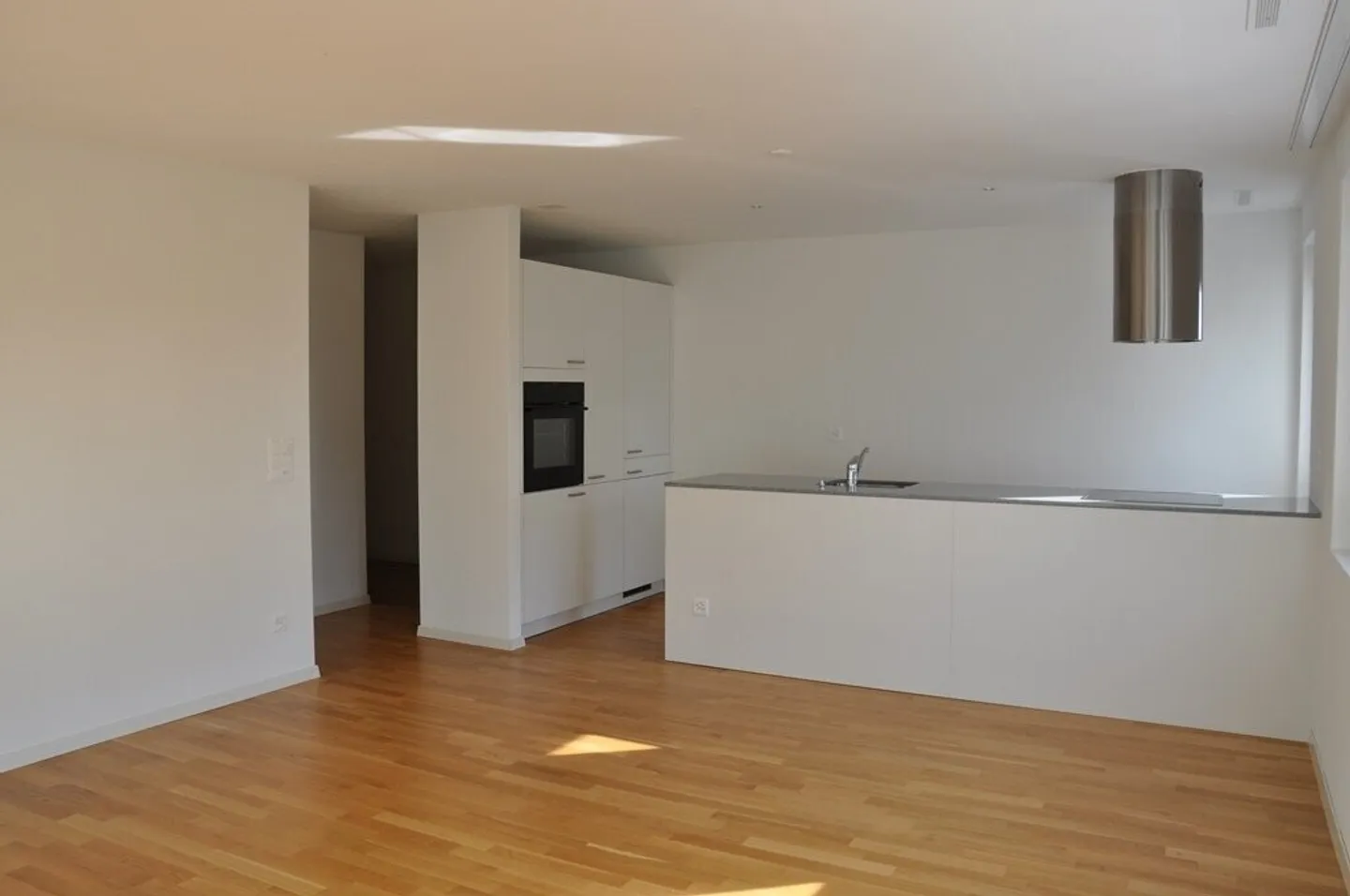 3.5 Room Apartment - Photo 4 of 7